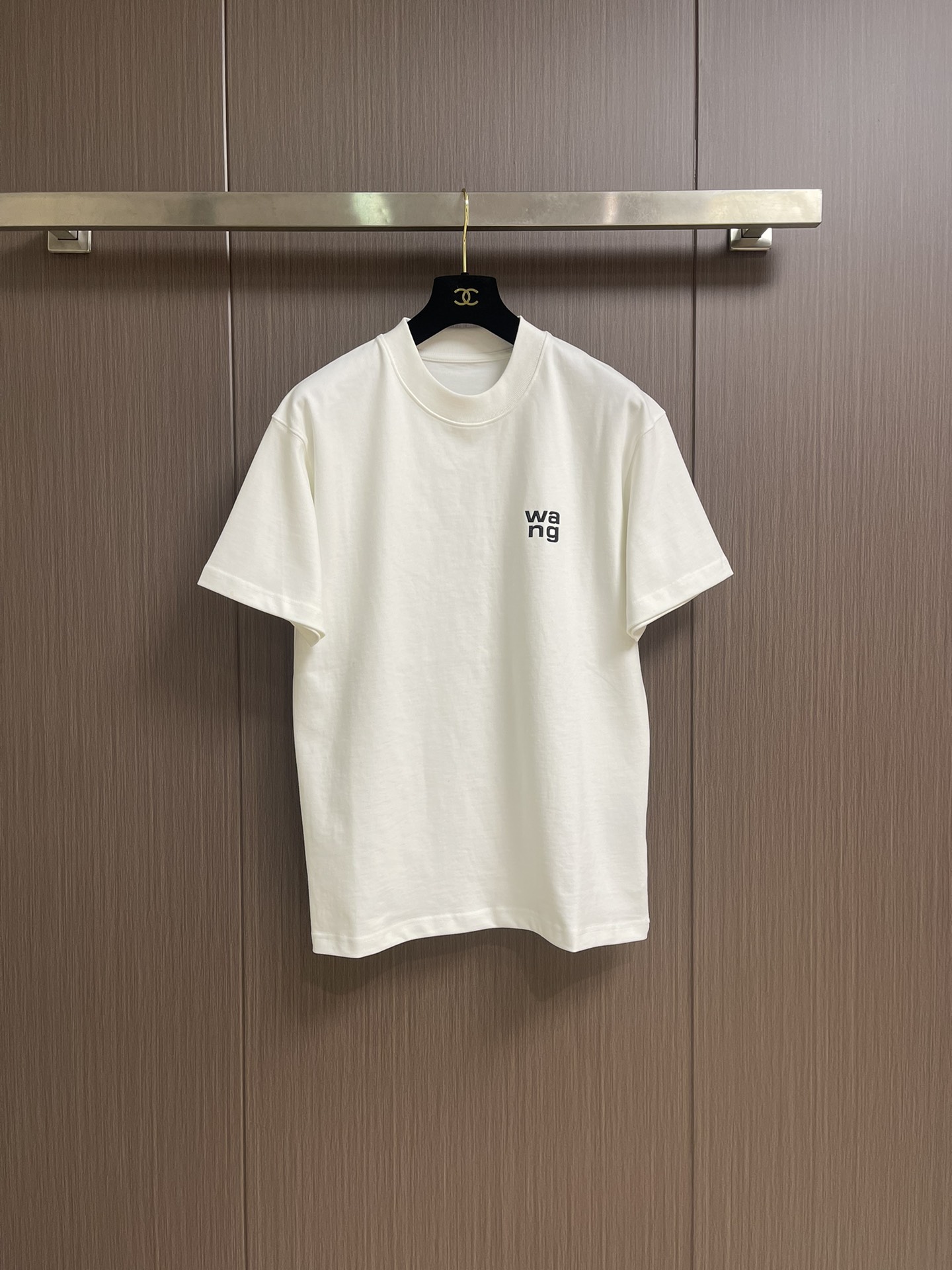 NO:538672,Alexander wang 2025SS summer three-dimensional printed short-sleeved T-shirt, made of high-quality cotton fabric, skin-friendly and comfortable!  Perfect style!  A versatile style!  The logo design is unique, with the upper body effect full of trendy and vitality. Size XS-XL, T-shirt,tees, t-shirt,alexander wang19860909Alexander wang 2025SS夏季立体印花短袖T恤,采用优质棉质面料,亲肤舒适！版型完美！百搭款！logo设计别具一格,上身效果潮流时尚活力满满.尺码XS-XL,,T-shirt,tees，t-shirt,alexander wang,Men's clothing