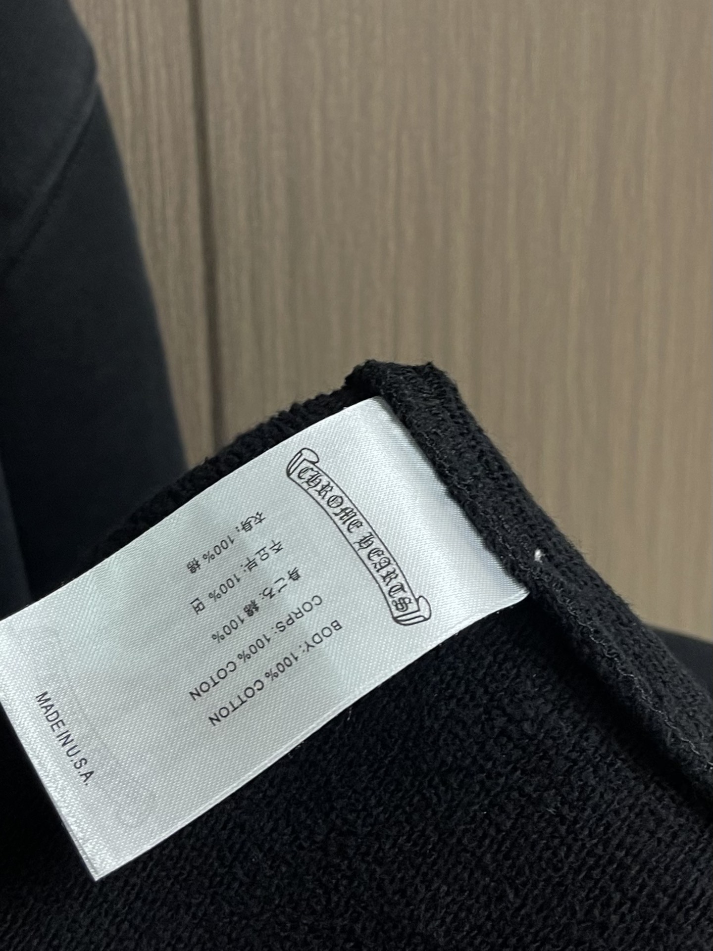 CH 克罗心连帽卫衣，暗黑设计也能如此高级。此款采用客供面料打造，质感硬朗挺拔有型，版型立体精致不易起皱