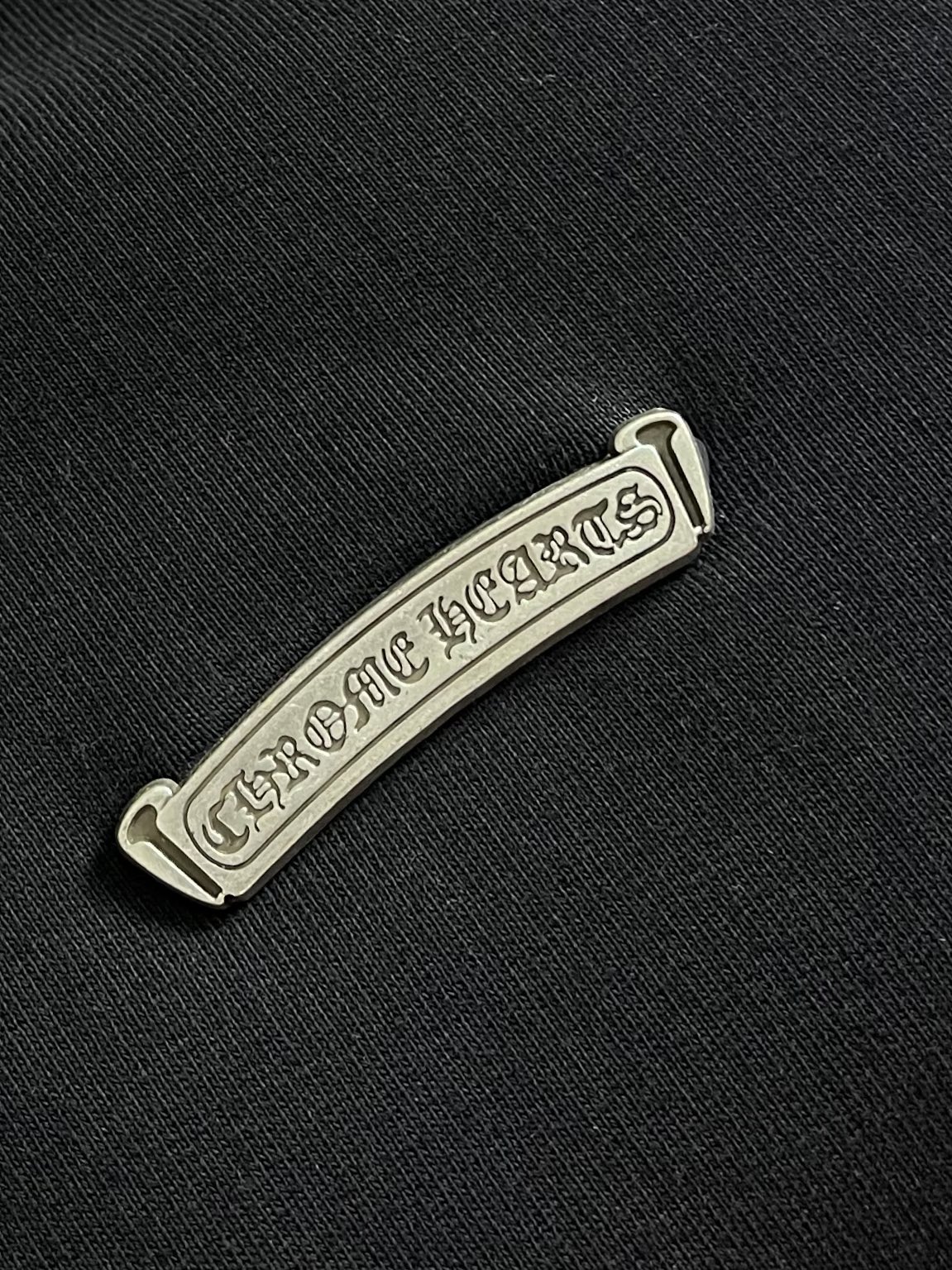 CH 克罗心连帽卫衣，暗黑设计也能如此高级。此款采用客供面料打造，质感硬朗挺拔有型，版型立体精致不易起皱