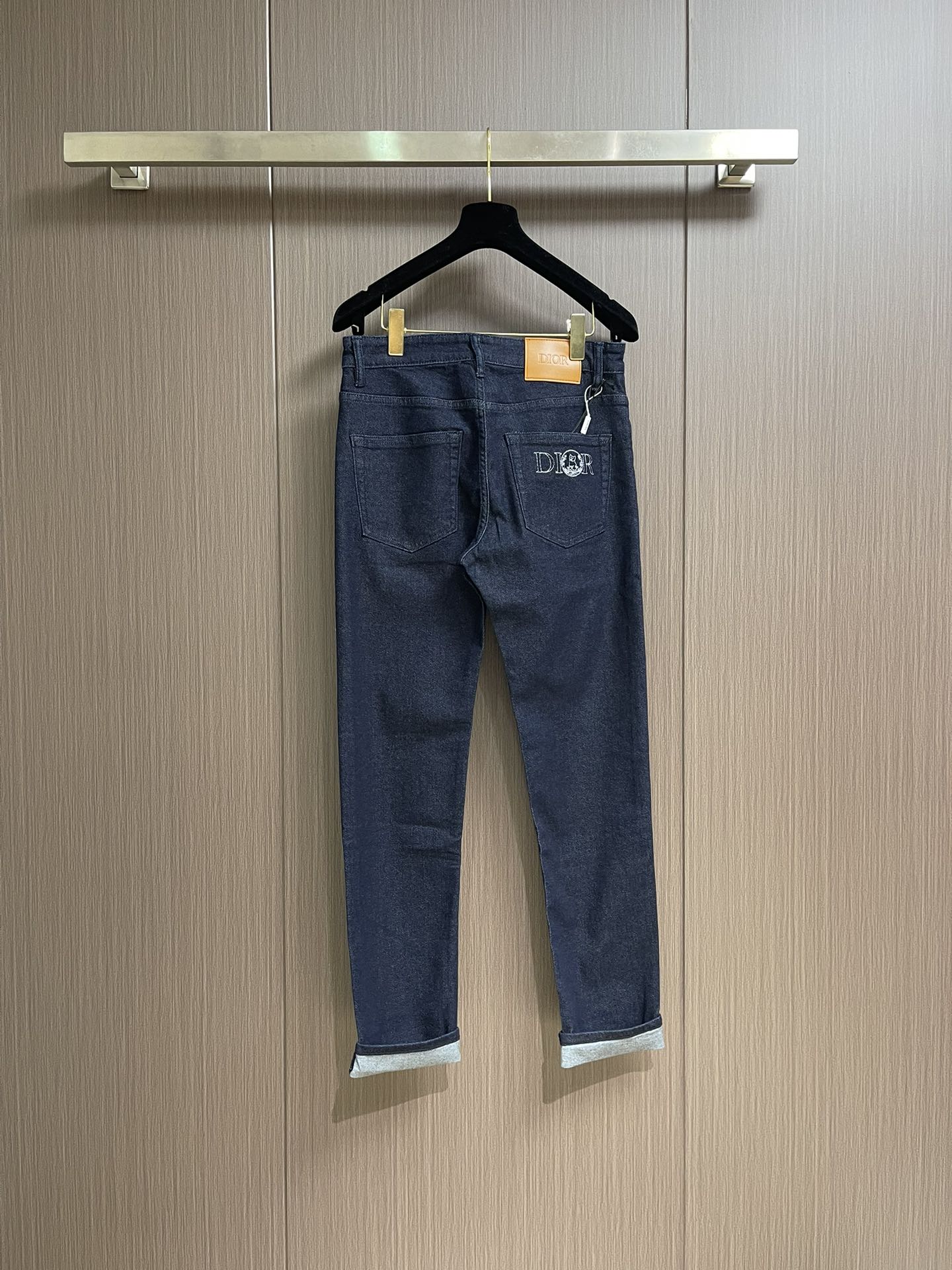 Dior 新款卷边牛仔裤 进口土耳其纯棉牛仔牛面料 色泽靓丽，透气，修身版型 微弹力面料 随意百搭 久洗