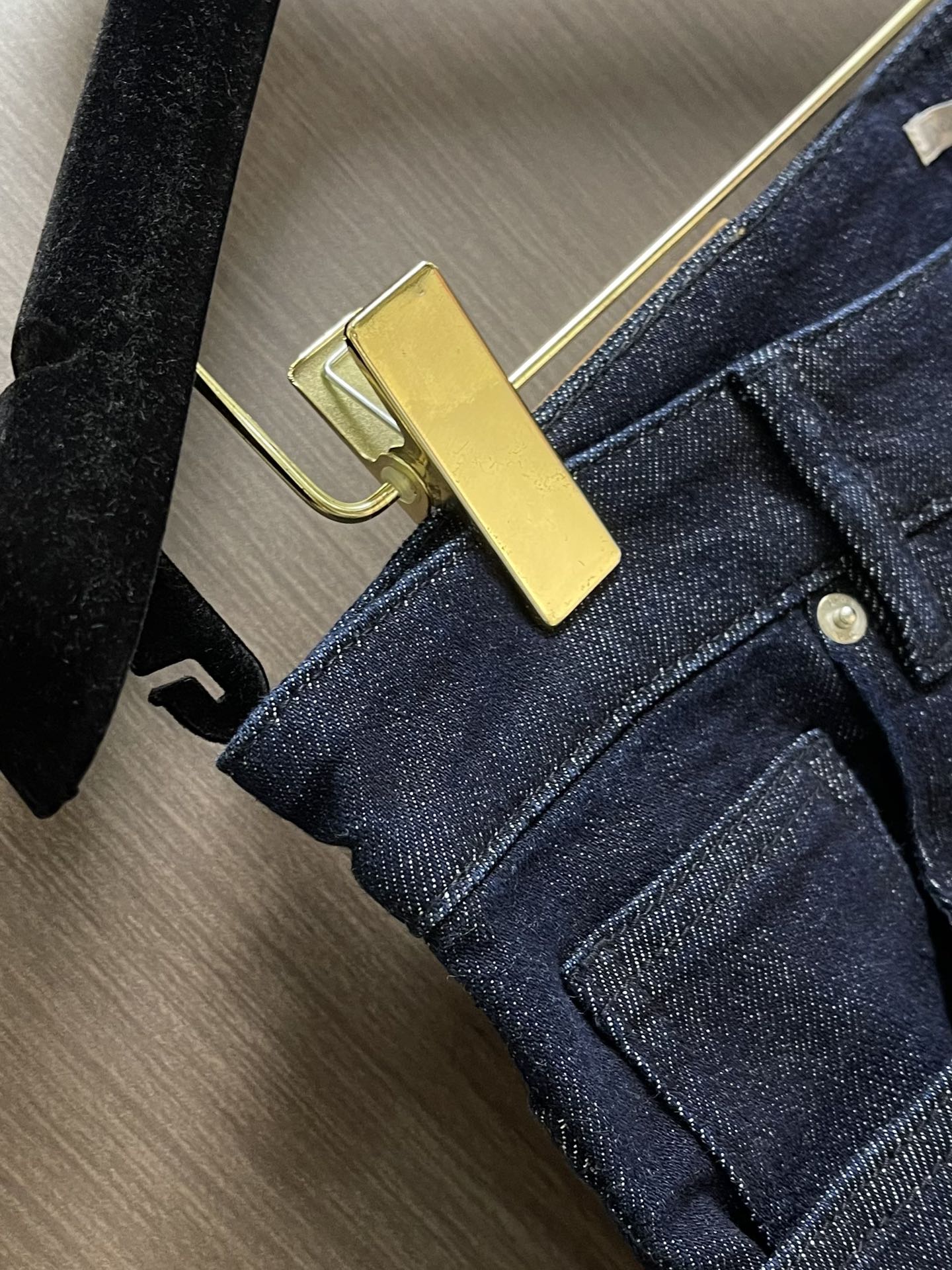 Dior 新款卷边牛仔裤 进口土耳其纯棉牛仔牛面料 色泽靓丽，透气，修身版型 微弹力面料 随意百搭 久洗