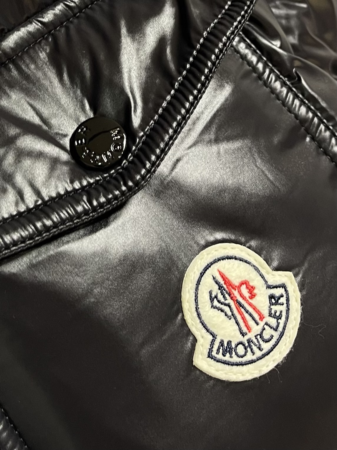 Moncler Montbeliard 连帽羽绒外套，国标98纯白鸭绒朵，100％市面最高品质，15D尼