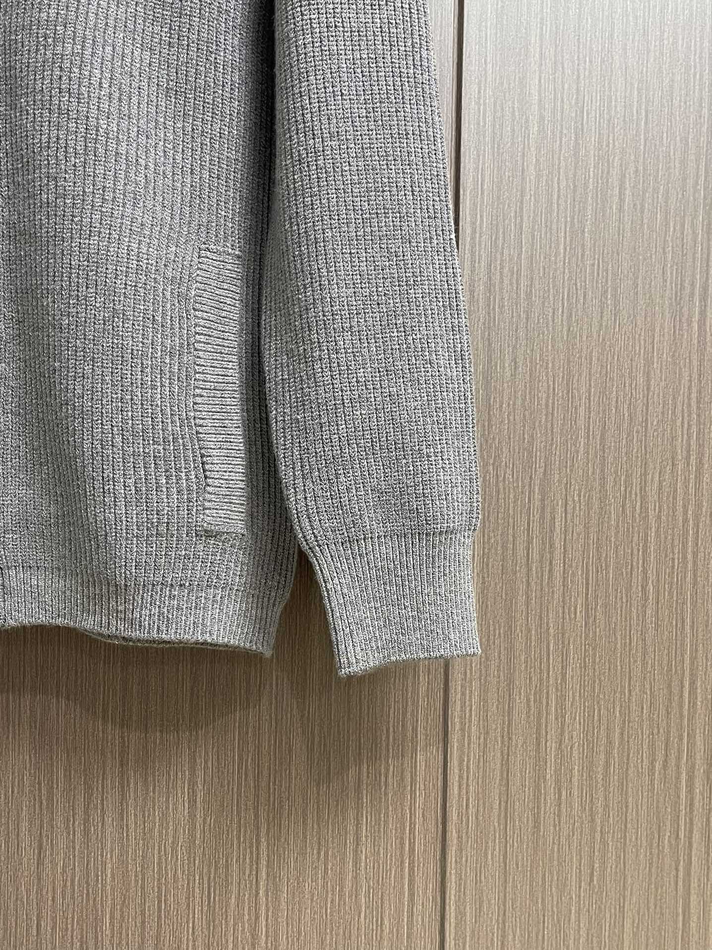 lP🆕 Loro Piano2025SS秋冬新款针织V领开衫毛衣 经典设计感与颜值爆棚，品质更是无法挑剔