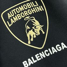 Balenciaga 兰博基尼联名logo标识印花拉链连帽卫衣,配置了高支数翻绒面料面料,卫衣面料高达4 Balenciaga 兰博基尼联名logo标识印花拉链连帽卫衣,配置了高支数翻绒面料面料,卫衣面料高达4