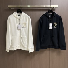 Balenciaga 兰博基尼联名logo标识印花拉链连帽卫衣,配置了高支数翻绒面料面料,卫衣面料高达4 Balenciaga 兰博基尼联名logo标识印花拉链连帽卫衣,配置了高支数翻绒面料面料,卫衣面料高达4