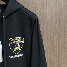 Balenciaga 兰博基尼联名logo标识印花拉链连帽卫衣,配置了高支数翻绒面料面料,卫衣面料高达4 Balenciaga 兰博基尼联名logo标识印花拉链连帽卫衣,配置了高支数翻绒面料面料,卫衣面料高达4