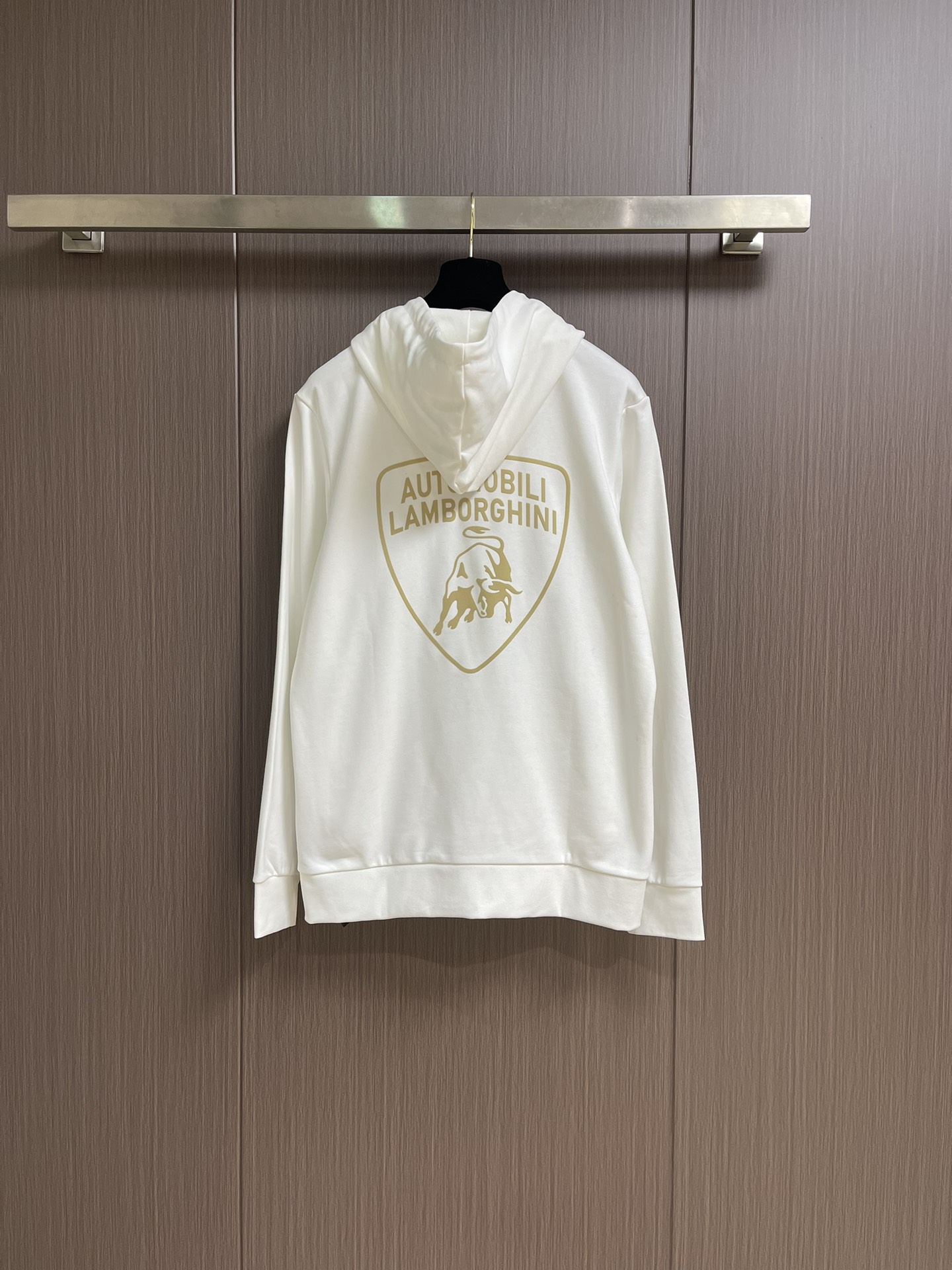 Balenciaga 兰博基尼联名logo标识印花拉链连帽卫衣，配置了高支数翻绒面料面料，卫衣面料高达4