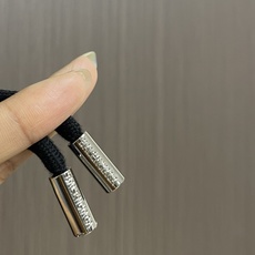 BALENCIAGA 巴黎世家logo标识印花拉链连帽卫衣,定织420G重磅鱼鳞毛圈面料抓绒处理,订染并 BALENCIAGA 巴黎世家logo标识印花拉链连帽卫衣,定织420G重磅鱼鳞毛圈面料抓绒处理,订染并