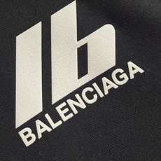 BALENCIAGA 巴黎世家logo标识印花拉链连帽卫衣,定织420G重磅鱼鳞毛圈面料抓绒处理,订染并 BALENCIAGA 巴黎世家logo标识印花拉链连帽卫衣,定织420G重磅鱼鳞毛圈面料抓绒处理,订染并
