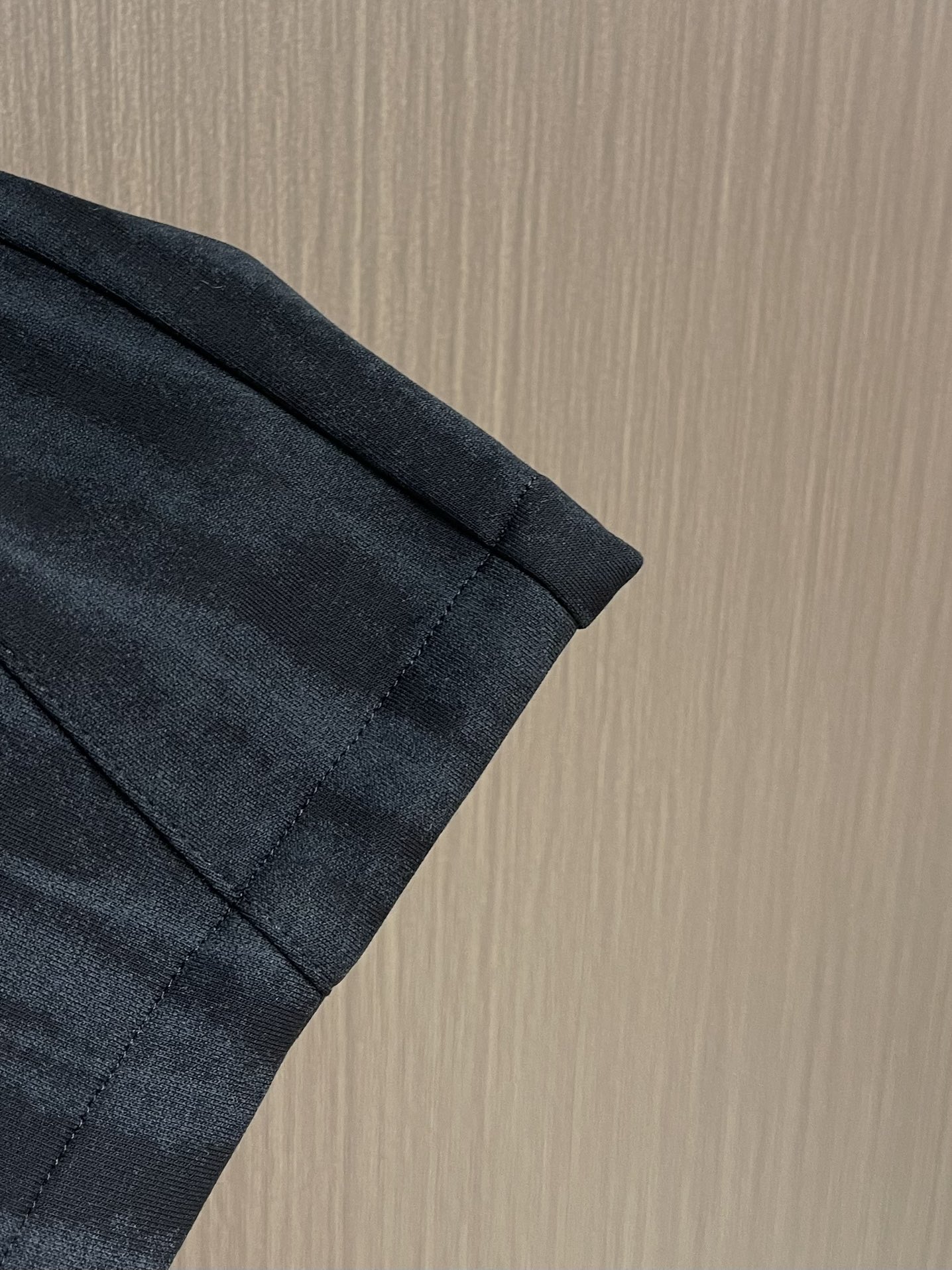 CH 克罗心 2025ss秋冬新款松紧裤阔腿裤，身穿着非常舒适 低调不失奢华 穿出去非常有档次，裤型款式