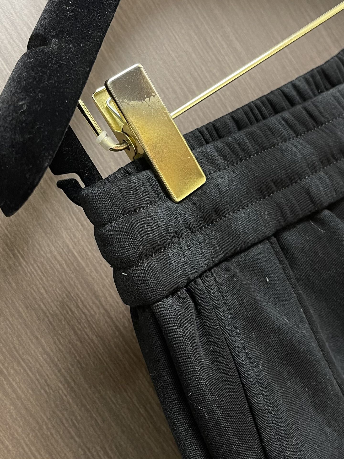 CH 克罗心 2025ss秋冬新款松紧裤阔腿裤，身穿着非常舒适 低调不失奢华 穿出去非常有档次，裤型款式