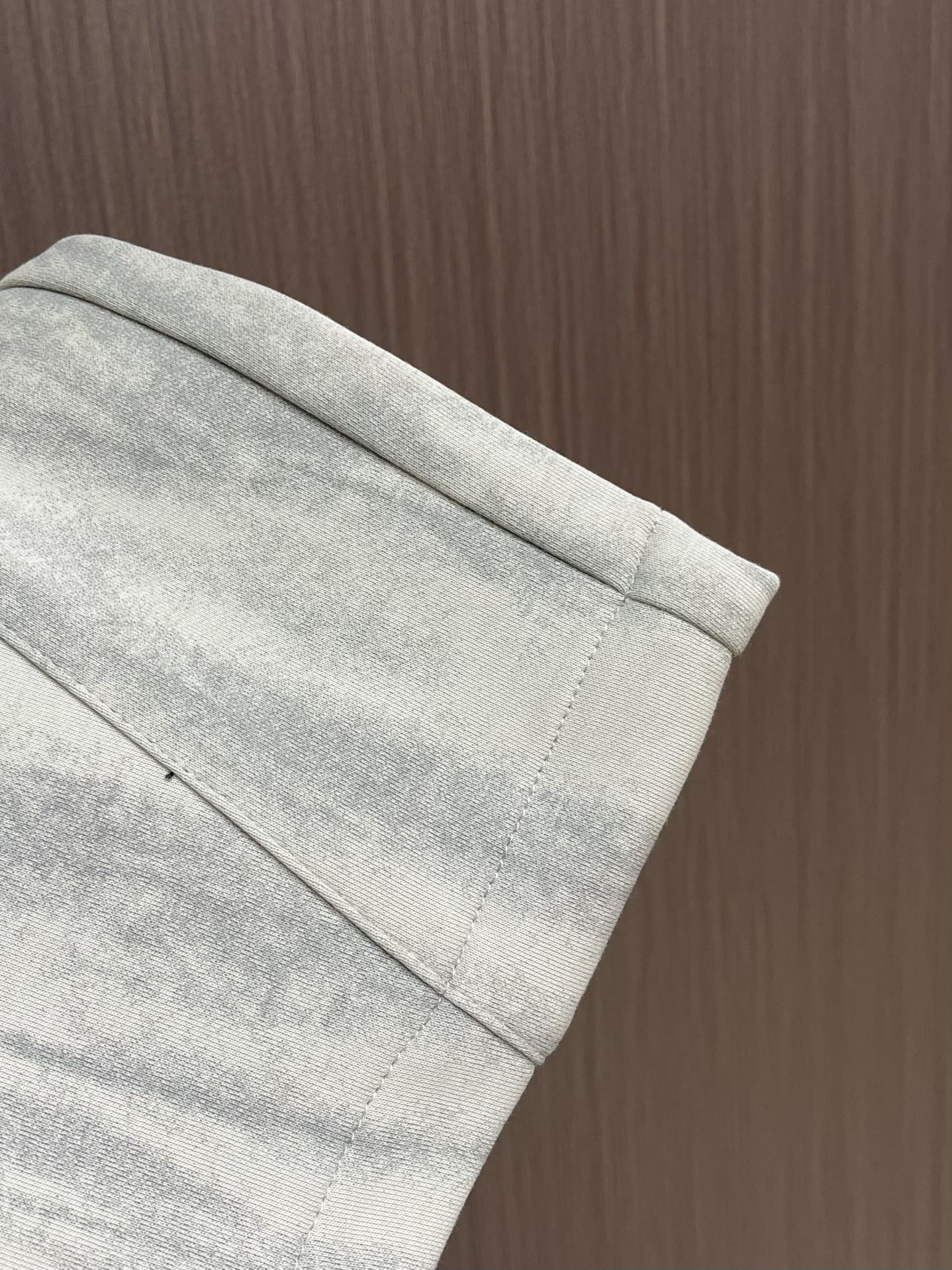 CH 克罗心 2025ss秋冬新款松紧裤阔腿裤，身穿着非常舒适 低调不失奢华 穿出去非常有档次，裤型款式