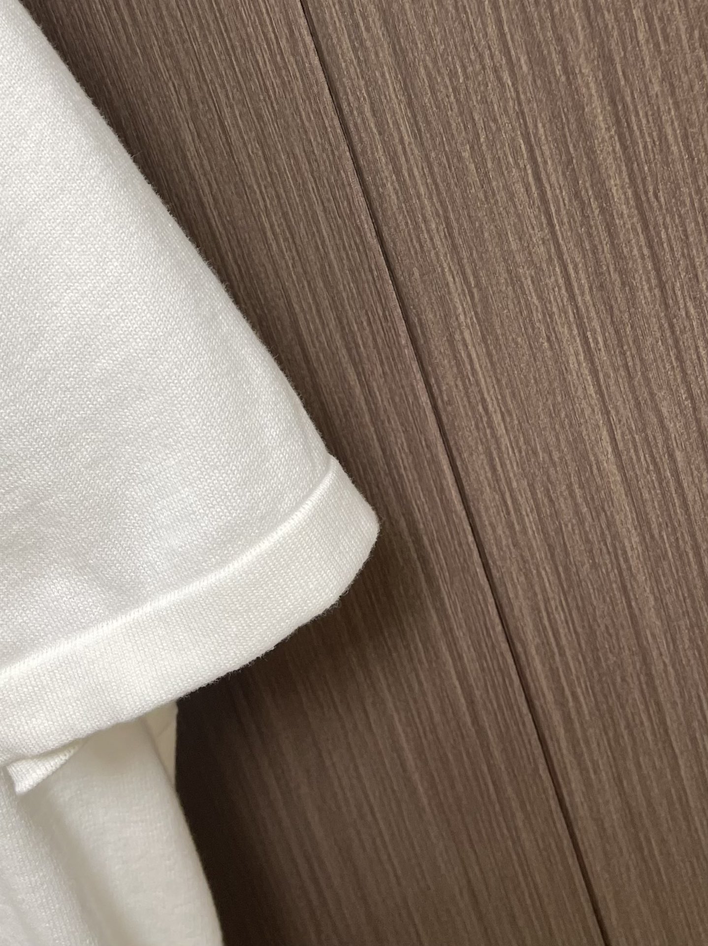 LV 2025FW 压花提花针织圆领短袖T恤，重工定位立体嵌花工艺贯穿时髦高级感！瑞士机织定位嵌花工艺，