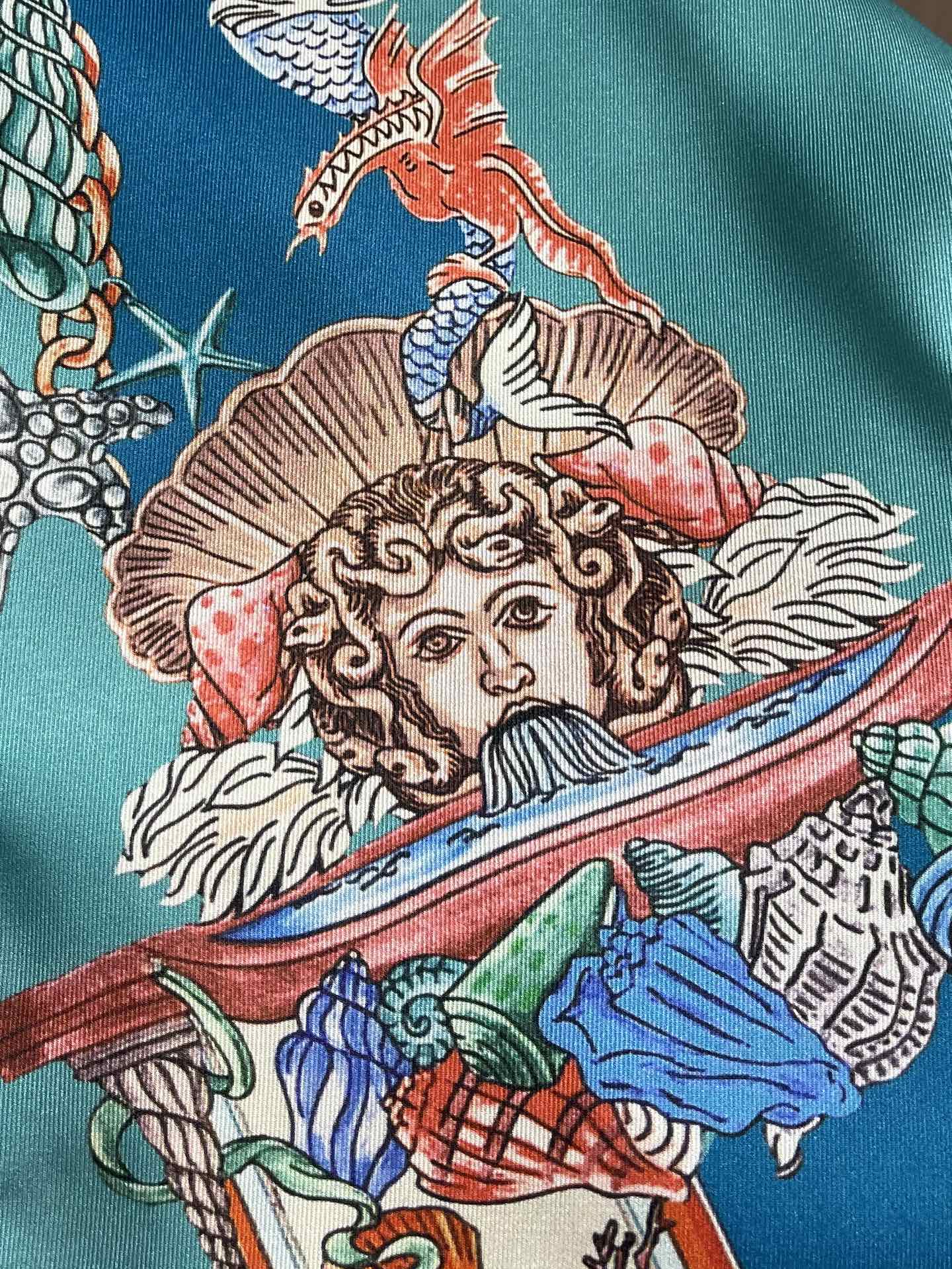 Versace范思哲 CORAL THEATRE真丝长袖衬衫，这款经典的长袖常规版型衬衫采用真丝斜纹面料