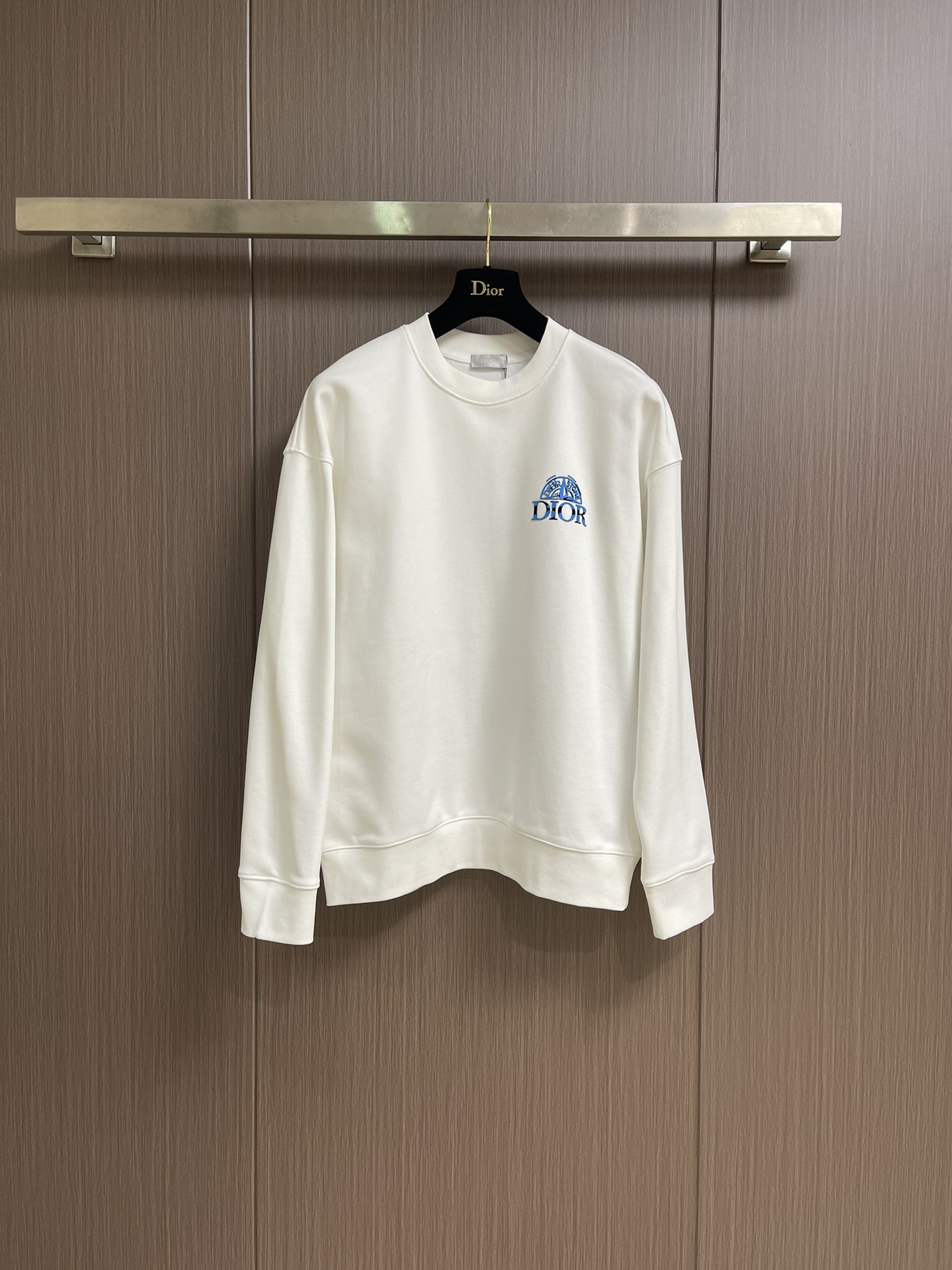 NO:563736,Dior 2025ss new autumn and winter long-sleeved T-shirt, classic logo design, versatile customized fabric, soft and delicate, comfortable and breathable, extremely skin-friendly, a basic model that is indispensable in men's wardrobe. It is a low-key design, a must-have, size S-XXL, dior, tees, t-shirt, alexander wang19860909Dior 2025ss秋冬新品长袖T恤,经典Logo设计,百搭款定制面料,柔软细腻 舒适透气,亲肤感极高,男人的衣柜都少不了基础款 是低调的设计 必备款,尺码S-XXL,,dior,tees，t-shirt,alexander wang,Men's clothing