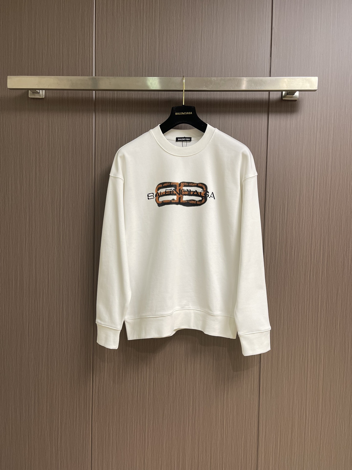 NO:571293,Balenciaga Balenciaga printed round neck terry long-sleeved T-shirt, matching fabric 400g terry high weight 100% pure cotton, pre-shrunk 1x1 double yarn wash in advance, same style for men and women. Sizes S-XXL,,balenciaga,balenciaga,tees,t-shirt,alexander wang19860909Balenciaga 巴黎世家印花圆领毛圈长袖T恤,对版面料400克毛圈高克重百分百纯棉,提前做过预缩水1x1双纱洗, 男女同款.尺码S-XXL,,balenciaga,balenciaga,tees，t-shirt,alexander wang,Men's clothing