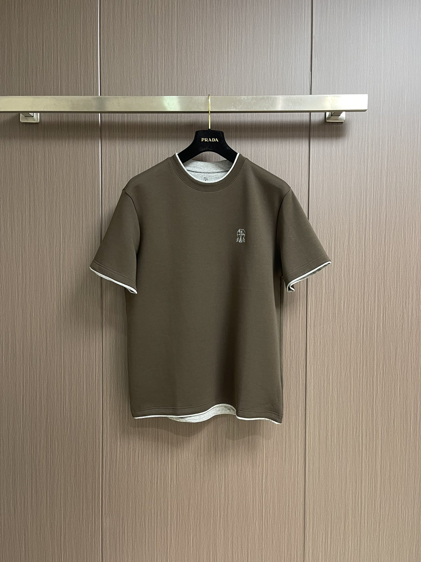 NO:563771,Brunello Cucinelli BC fake two-piece round neck short-sleeved T-shirt 25 new early autumn short-sleeved. Men's daily outing with closed eyes and short-sleeved high-end custom fabrics. The charm lies in creating a simple and luxurious fashion. You can match it casually to feel the unique temperament of British style.  The loose fit shows a casual style. Sizes M-5XL, brunello cucinelli, T-shirt, tees, t-shirt, alexander wang19860909Brunello Cucinelli BC 假两件圆领短袖T恤 25早秋新款短袖 男士日常出门闭眼搭高级定制面料短袖 魅力在于创造了简约奢华感的时尚,随意搭配感受英式风格独特气质．宽松的版型展现出休闲随意的风格.尺码M-5XL,,brunello cucinelli,T-shirt,tees，t-shirt,alexander wang,Men's clothing