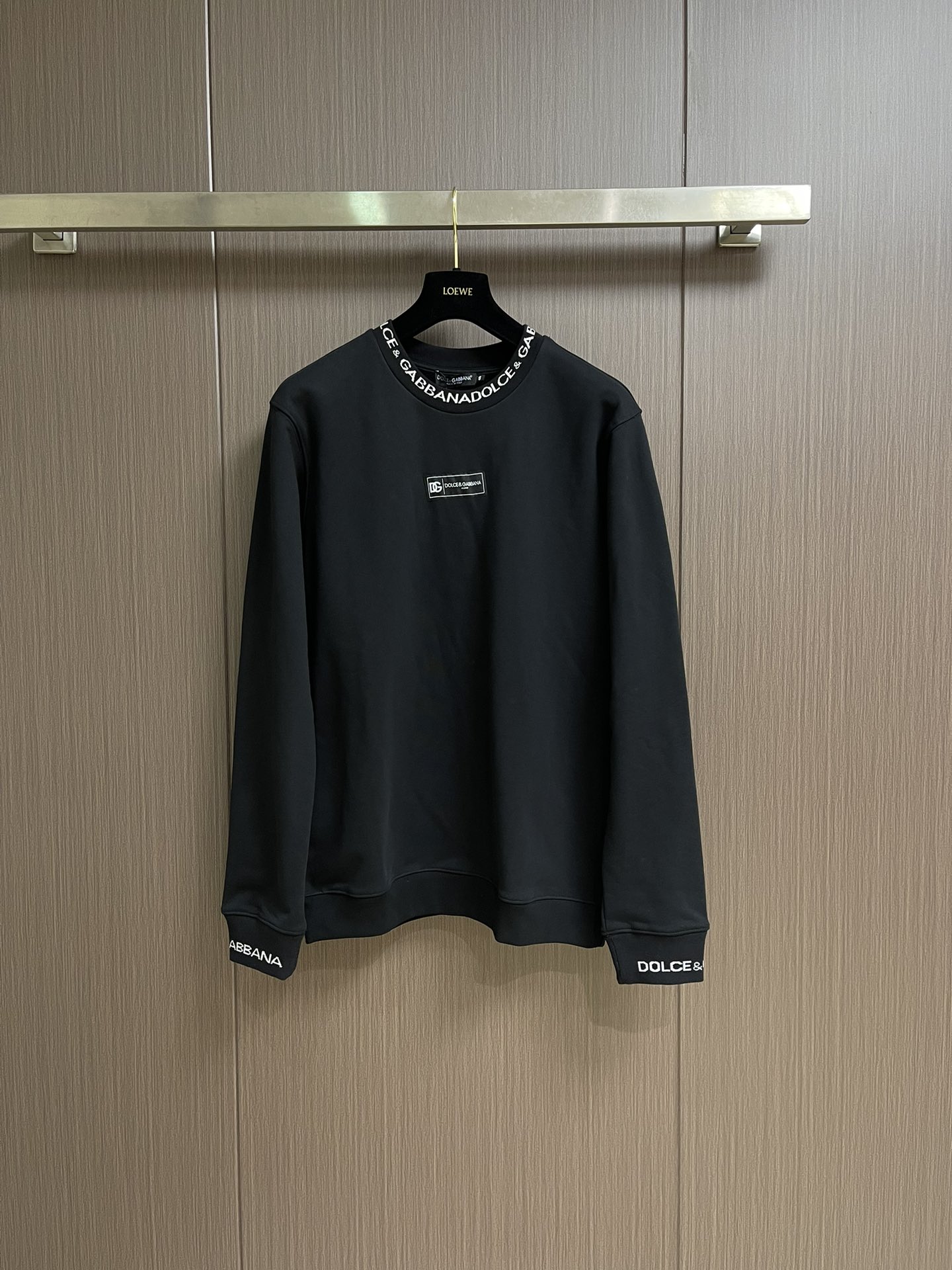 NO:565852,DOLCE &GABBANA DG 2025SS new jacquard ribbed logo round neck sweatshirt, customized fabric 400g pure cotton fabric, loose fit, super handsome upper body, same style for men and women. Size 44-54 M-4XL,,Dolce&Gabbana,hoodie,sweatshirts,alexander wang19860909DOLCE &GABBANA DG 2025SS新款提花罗纹Logo圆领卫衣 定制面料 400g纯棉面料 宽松版型 上身超级帅 男女同款.尺码44-54 M-4XL,,Dolce&Gabbana,hoodie,sweatshirts,alexander wang,Men's clothing