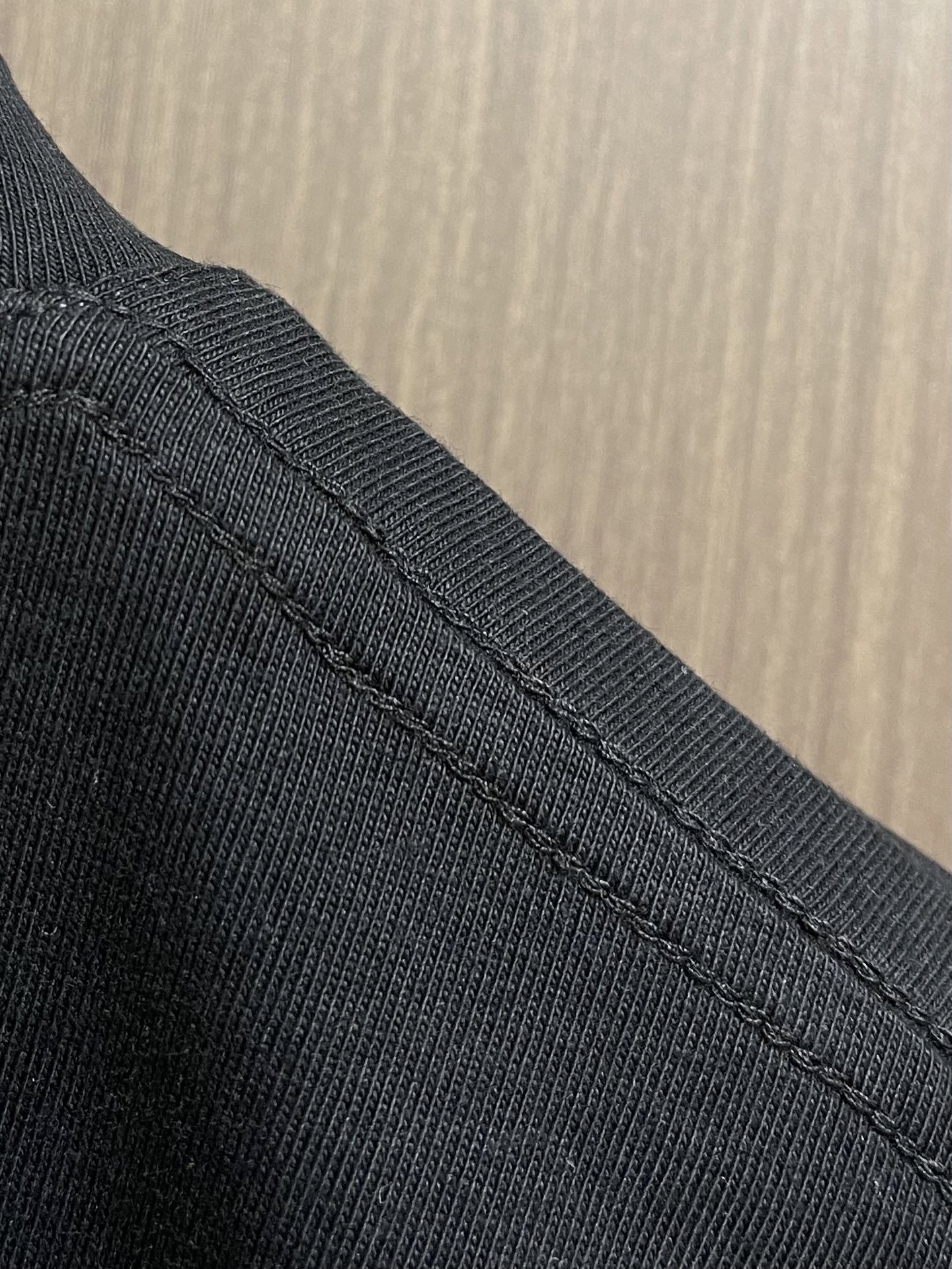 Alexander Wang 徽标刺绣坎肩背心 定制高支长绒棉 细腻柔软 舒适亲肤 以极致纯粹的黑 诠释