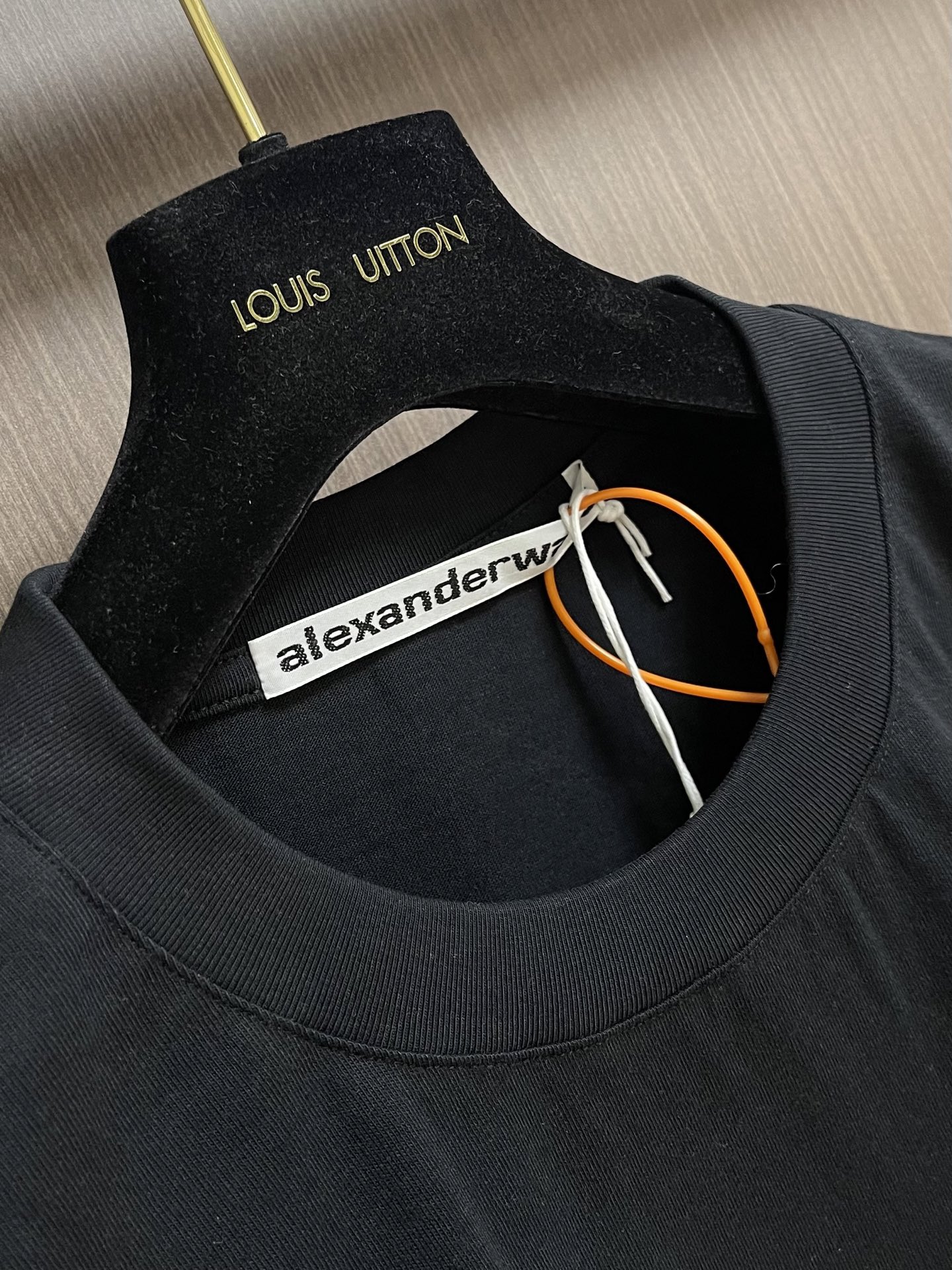 Alexander Wang 徽标刺绣坎肩背心 定制高支长绒棉 细腻柔软 舒适亲肤 以极致纯粹的黑 诠释