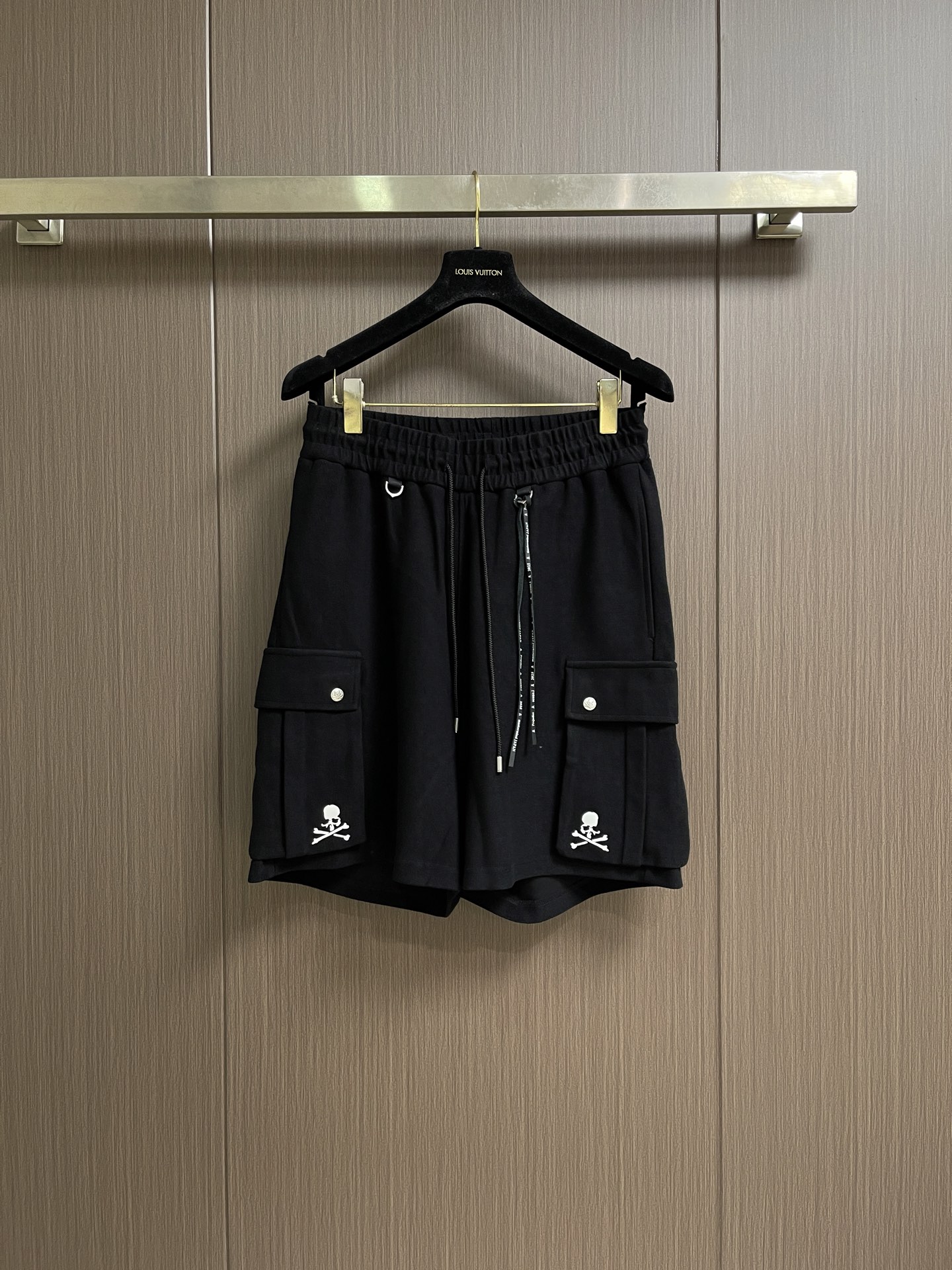 NO:856364,MMJ limited edition skull cotton shorts. Details are complete. Pure cotton texture. The weight is the same as the original version. The upper body is full of fashion and is perfect for casual wear. Sizes S-XL, shorts,19860909MMJ 限量款 骷髅头棉质短裤 细节全品相 纯棉质地 克重与原版一致 上身潮味十足 随意穿搭都很优秀.尺码S-XL,,shorts,,Men's clothing