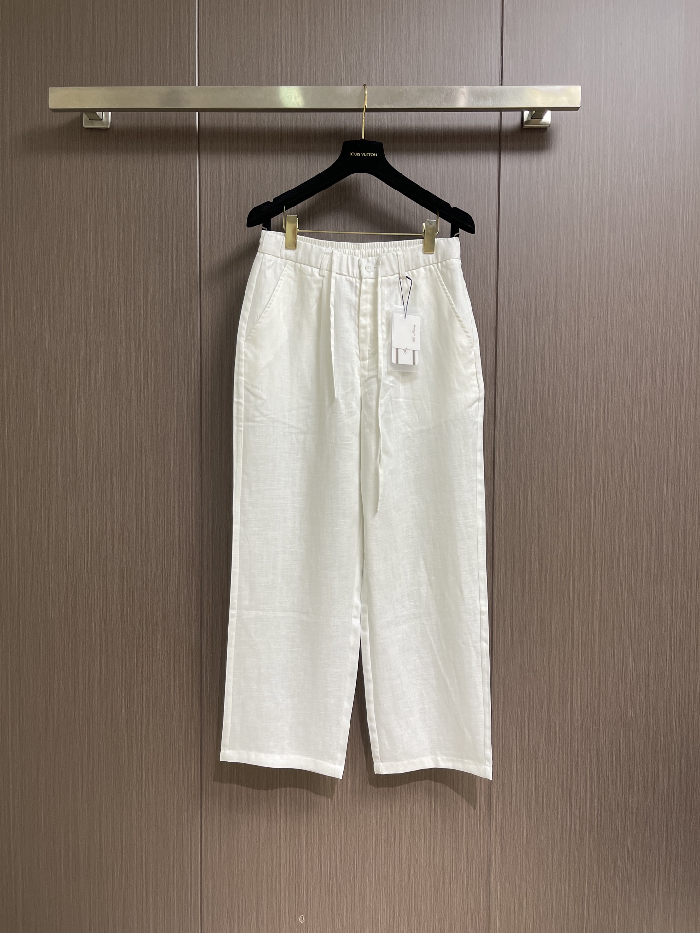 NO:856406,Zegna 2026SS spring and summer new style, linen casual trousers. Original trousers with casual and versatile upper body, casual and lazy range, advanced custom fabrics, customized craftsmanship, comfortable and high-end atmosphere. Sizes S-XXL S code waist 74 hip 102 trouser length 100 M code waist 78 hip 106 trouser length 102 L code waist 82 hip 110 trouser length 103 XL  Waist 86 Hips 114 Pants length 105 2XL Waist 90 Hips 118 Pants length 106,,19860909Zegna 2026SS春夏季新款,亚麻休闲长裤.原版裤型上身休闲百搭、随性慵懒范,高级定制面料,订制工艺 舒适感爆棚.高端大气.尺码S-XXL S码 腰围74 臀围102 裤长100  M码 腰围78 臀围106 裤长102 L码 腰围82 臀围110 裤长103  XL码 腰围86 臀围114 裤长105 2XL码 腰围90 臀围118 裤长106,,,Men's clothing