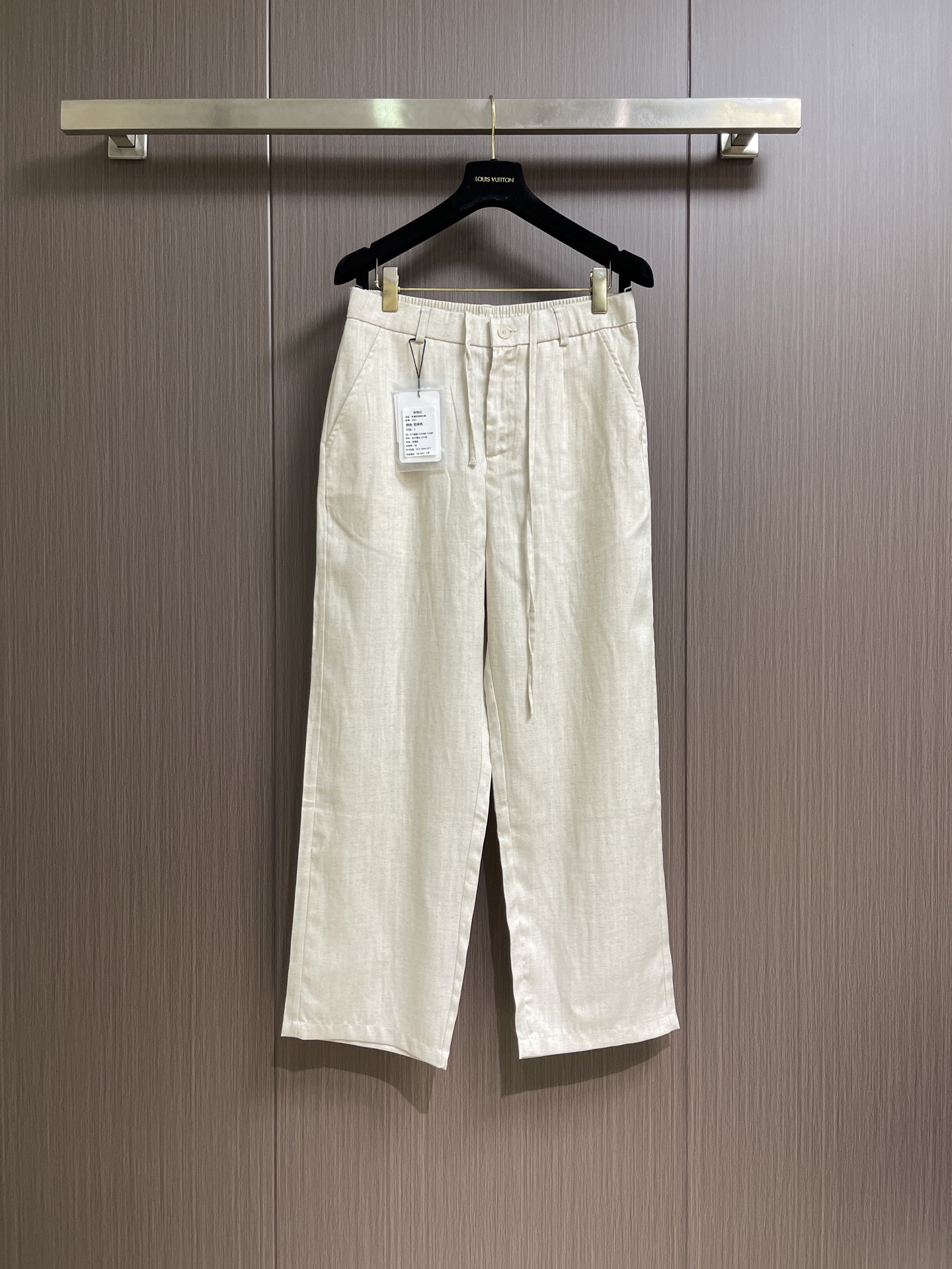 NO:856415,Zegna 2026SS spring and summer new style, linen casual trousers. Original trousers with casual and versatile upper body, casual and lazy range, advanced custom fabrics, customized craftsmanship, comfortable and high-end atmosphere. Sizes S-XXL S code waist 74 hip 102 trouser length 100 M code waist 78 hip 106 trouser length 102 L code waist 82 hip 110 trouser length 103 XL  Waist 86 Hips 114 Pants length 105 2XL Waist 90 Hips 118 Pants length 106,,19860909Zegna 2026SS春夏季新款,亚麻休闲长裤.原版裤型上身休闲百搭、随性慵懒范,高级定制面料,订制工艺 舒适感爆棚.高端大气.尺码S-XXL S码 腰围74 臀围102 裤长100  M码 腰围78 臀围106 裤长102 L码 腰围82 臀围110 裤长103  XL码 腰围86 臀围114 裤长105 2XL码 腰围90 臀围118 裤长106,,,Men's clothing