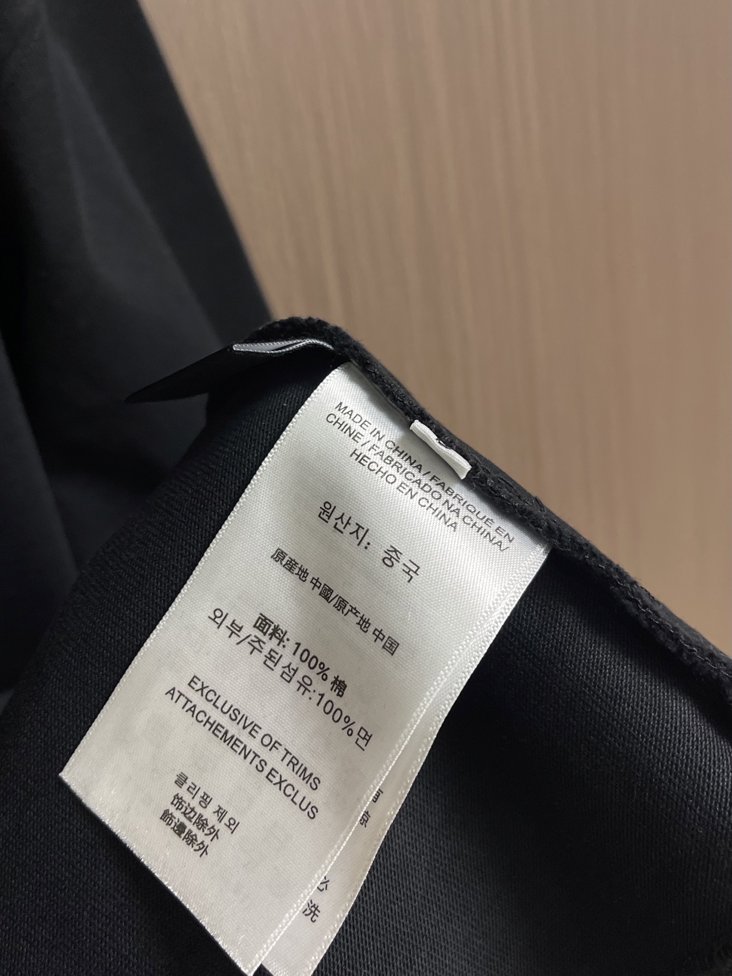 Balenciaga 520人像印花短袖t恤，这款T恤采用重磅纯棉面料，经过预缩水处理，触感柔软透气，久