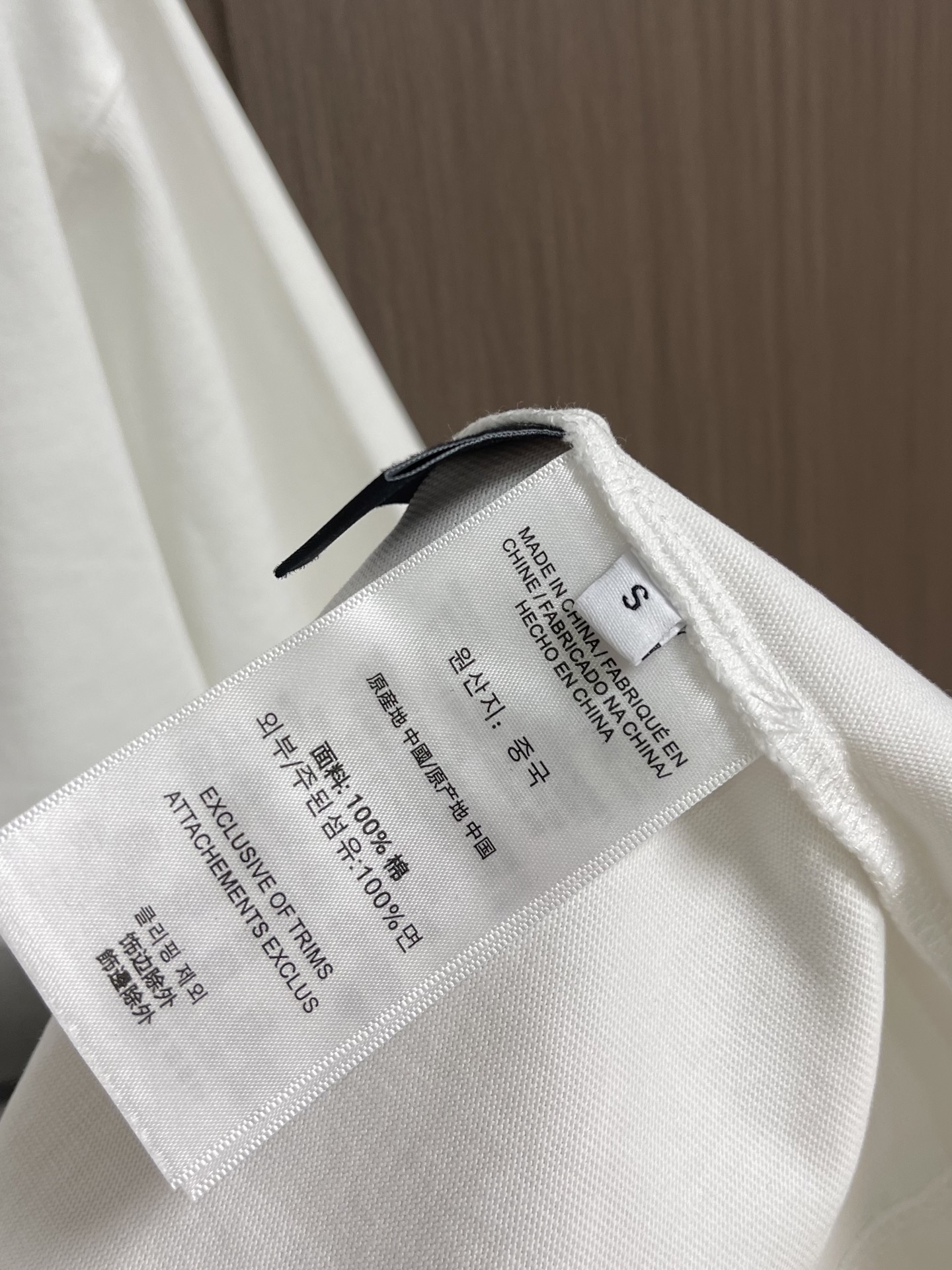 Balenciaga 520人像印花短袖t恤，这款T恤采用重磅纯棉面料，经过预缩水处理，触感柔软透气，久