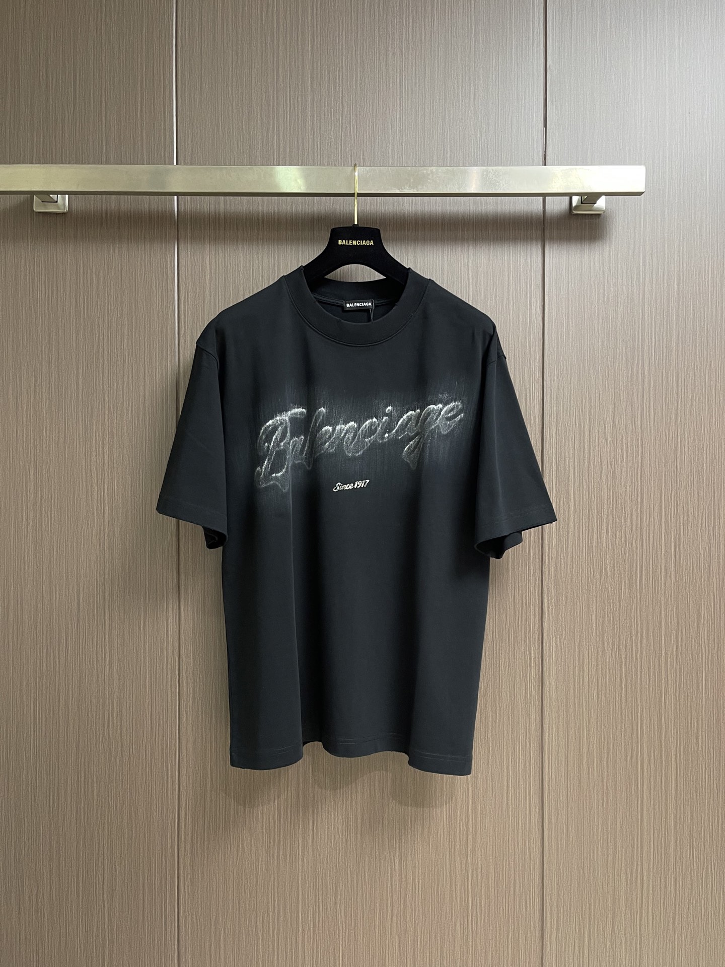 Balenciaga 2026ss新款印花短袖T恤，成衣洗水，设计感十足 ，面料采用巴黎ZP定织定染全棉