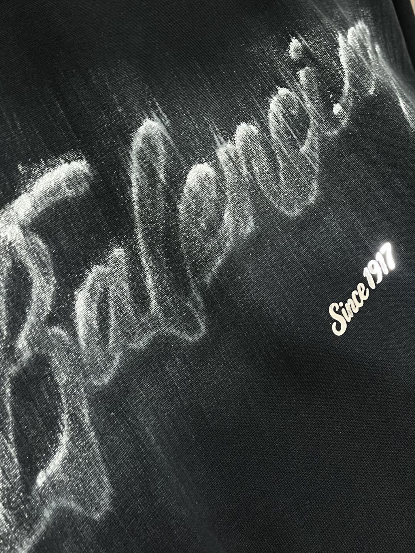 Balenciaga 2026ss新款印花短袖T恤，成衣洗水，设计感十足 ，面料采用巴黎ZP定织定染全棉