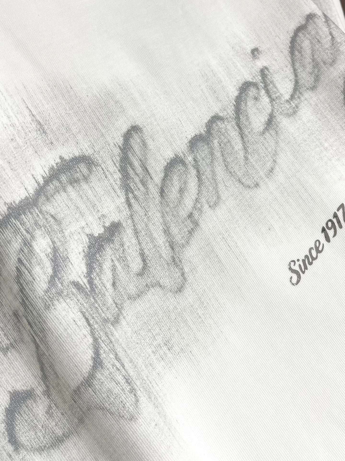 Balenciaga 2026ss新款印花短袖T恤，成衣洗水，设计感十足 ，面料采用巴黎ZP定织定染全棉