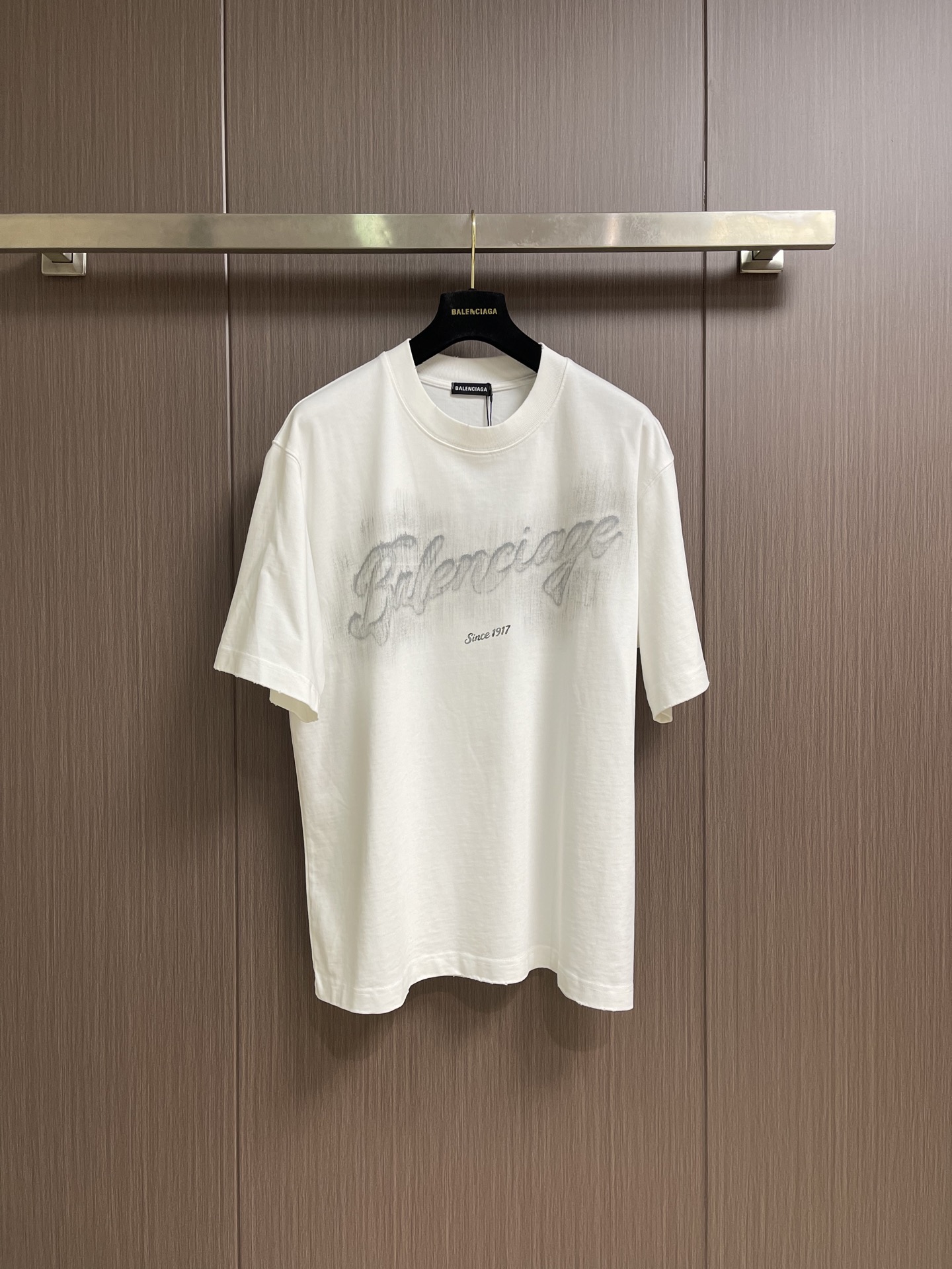 Balenciaga 2026ss新款印花短袖T恤，成衣洗水，设计感十足 ，面料采用巴黎ZP定织定染全棉