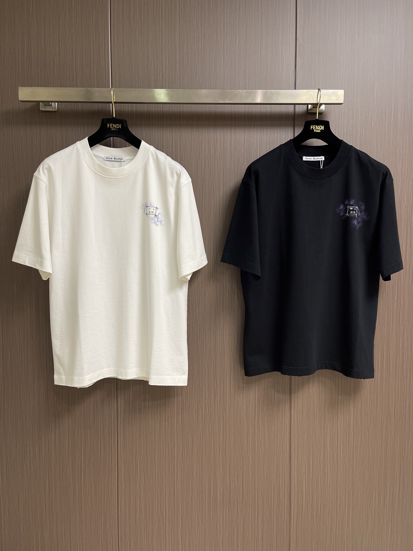 Acne Studios 2026SS春夏新款涂鸦手绘印花短袖T恤，太帅了 印花很有质感，日常穿搭很自在