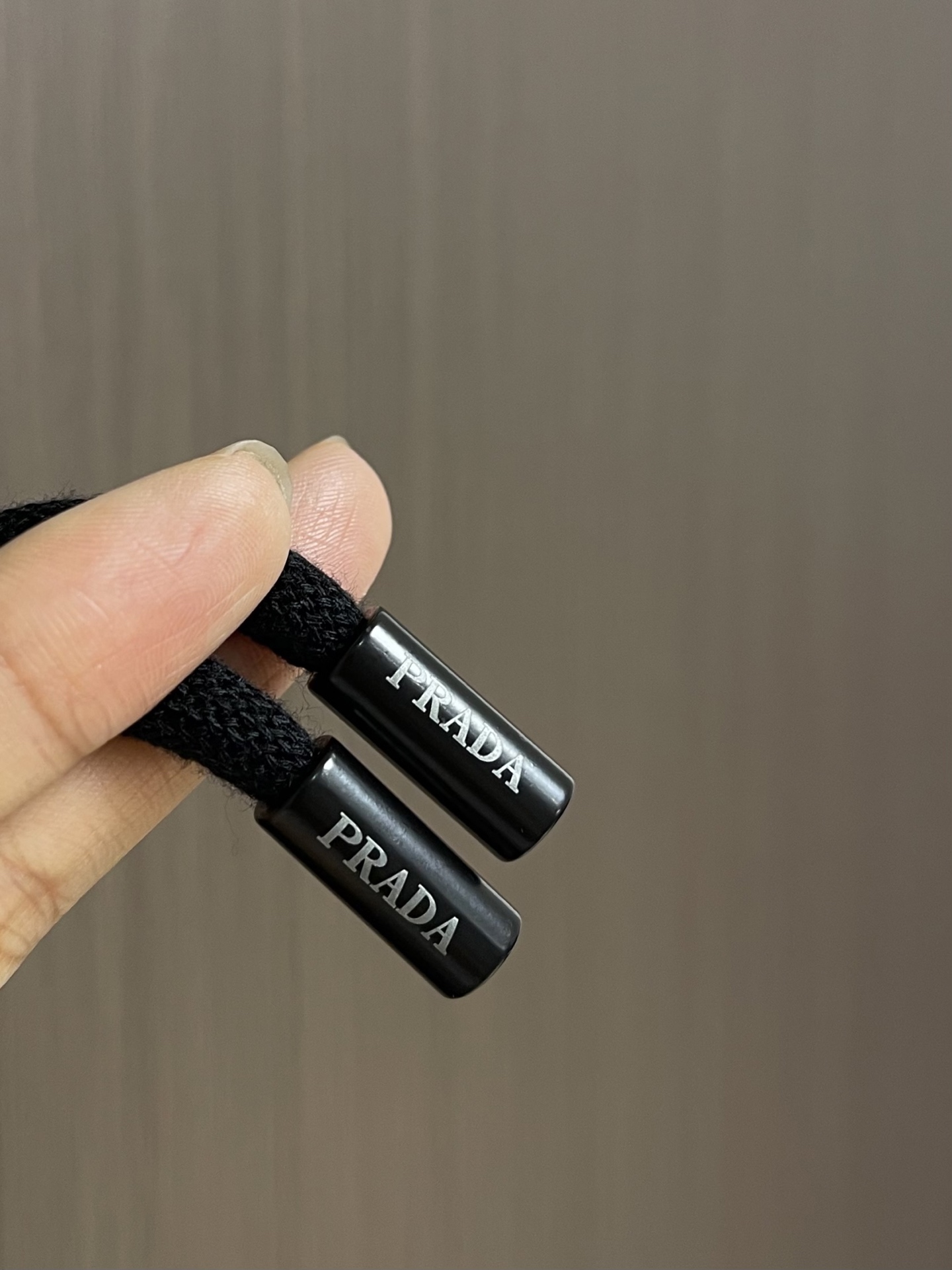 Prada logo三角标识运动短裤，万能搭配的基础款 这条短裤值得拥有，高级感十足，高标配的男女同款 
