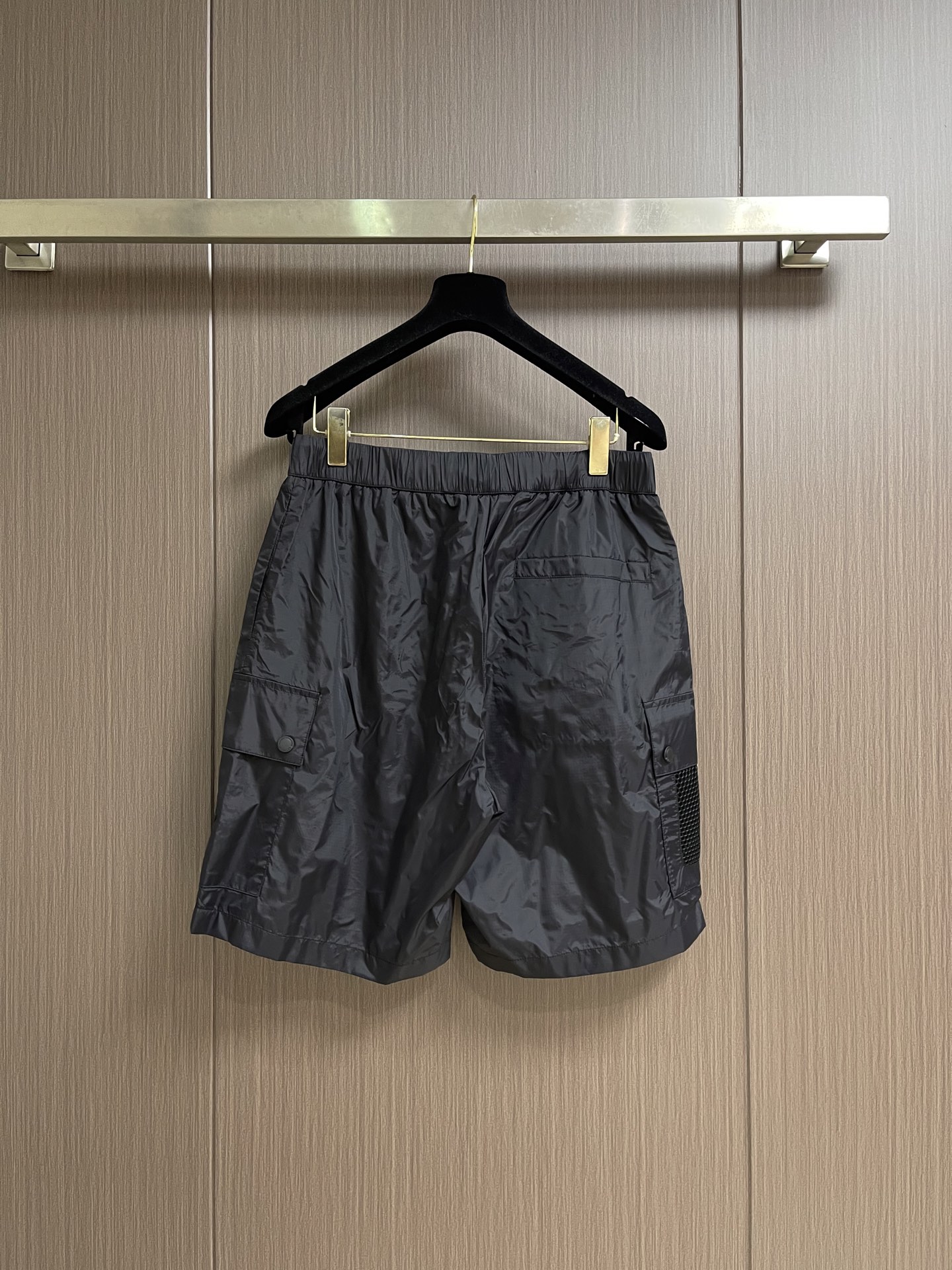 Moncler 2026ss夏季新款运动短裤，定制高密斜纹梭织 以及细密网眼衬里 清爽透气 舒适贴肤 模