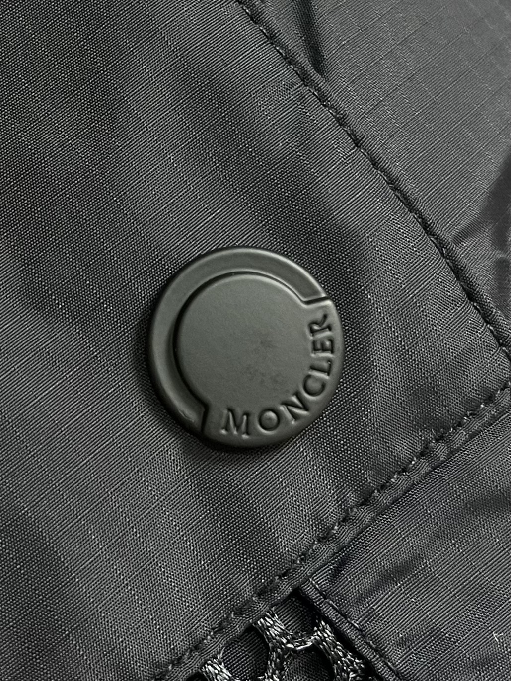Moncler 2026ss夏季新款运动短裤，定制高密斜纹梭织 以及细密网眼衬里 清爽透气 舒适贴肤 模