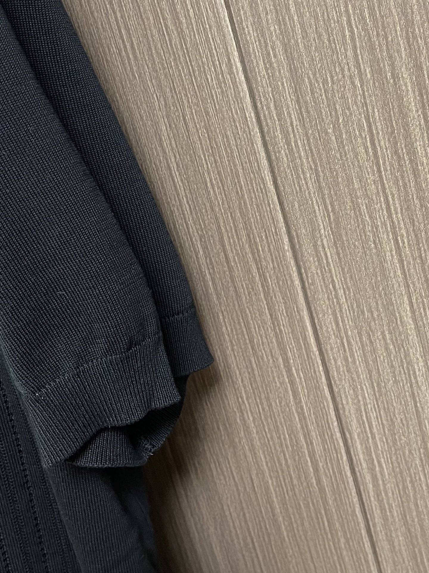Brunello Cucinelli Bc 竖条镂空针织Polo针织开衫，这款米白色针织短袖Polo衫，