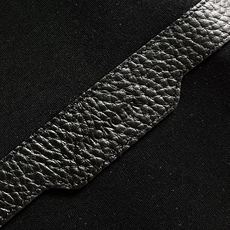 MONCLER 皮革饰边口袋短袖T恤,定制绒壤有机棉,胸前皮革饰边口袋点睛,融山野机能与意式精致于一体, MONCLER 皮革饰边口袋短袖T恤,定制绒壤有机棉,胸前皮革饰边口袋点睛,融山野机能与意式精致于一体,