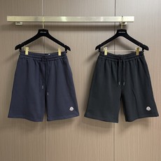 MONCLER 2026FW 新款休闲短裤,美学的焕新诠释,演绎浓郁的格调型时尚风范,细节感和设计感强悍 MONCLER 2026FW 新款休闲短裤,美学的焕新诠释,演绎浓郁的格调型时尚风范,细节感和设计感强悍