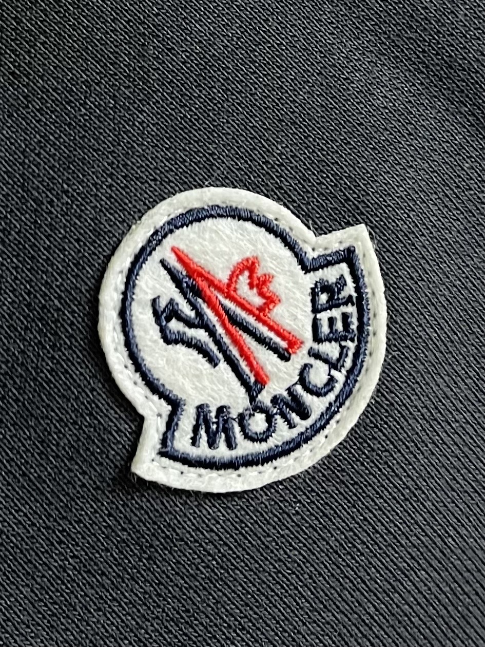 MONCLER 2026FW 新款休闲短裤，美学的焕新诠释,演绎浓郁的格调型时尚风范,细节感和设计感强悍