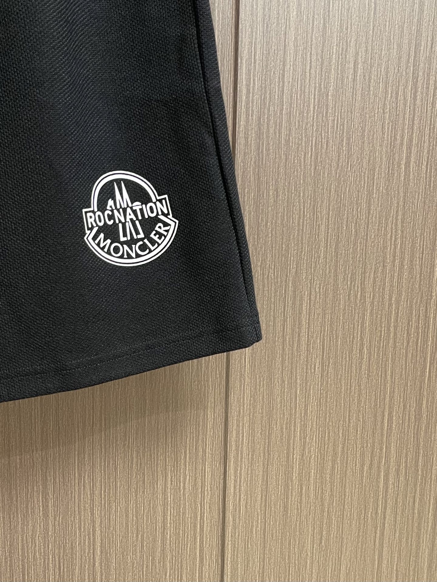 Moncler 2026ss新款logo印花短裤，定制博鳞大卫衣面料380克重 字母硅胶印花工艺，手感非
