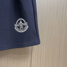 Moncler 2026ss新款logo印花短裤,定制博鳞大卫衣面料380克重 字母硅胶印花工艺,手感非 Moncler 2026ss新款logo印花短裤,定制博鳞大卫衣面料380克重 字母硅胶印花工艺,手感非