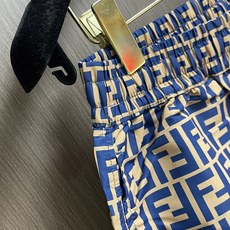 FENDI 2026SS全幅提花运动短裤,经典满印设计,精致做工,采用客供面料打造,版型立体有型,专门进 FENDI 2026SS全幅提花运动短裤,经典满印设计,精致做工,采用客供面料打造,版型立体有型,专门进
