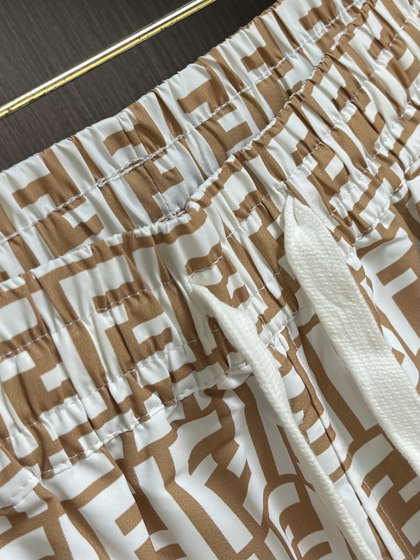 FENDI 2026SS全幅提花运动短裤，经典满印设计，精致做工，采用客供面料打造，版型立体有型，专门进