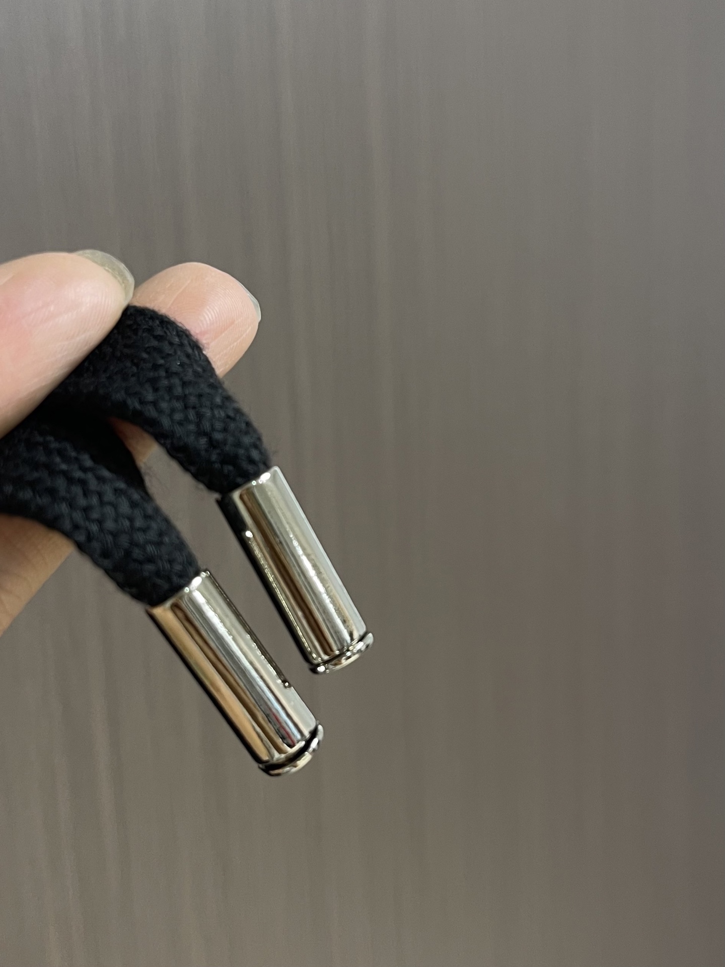 整套 Prada印花+刺绣盾牌品牌标识短袖T恤短裤套装，设计亮眼独特，细致精巧，大方而时尚，面料取用27
