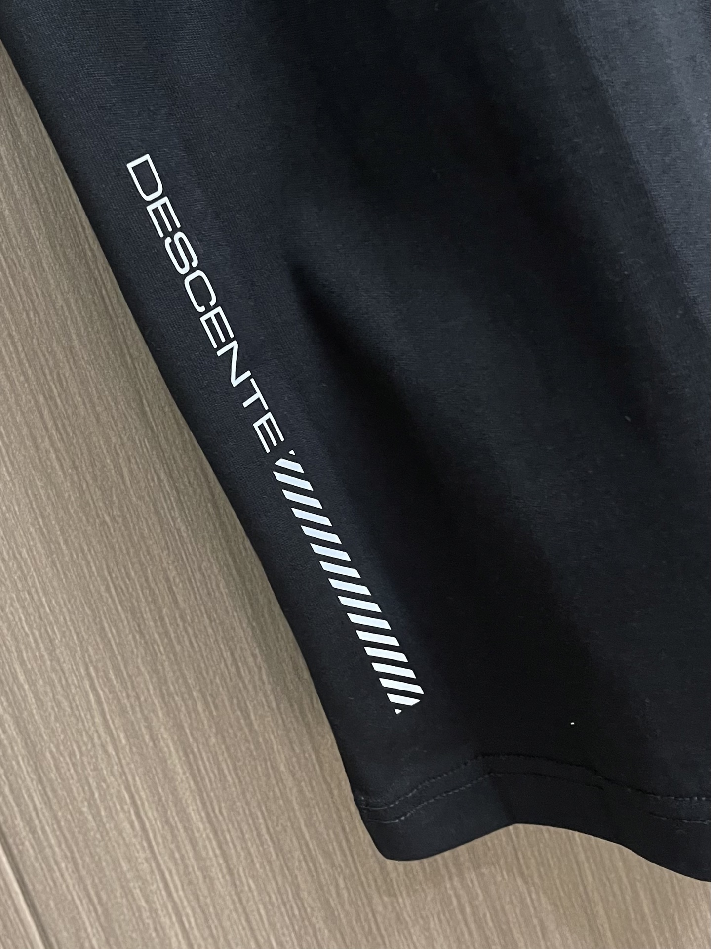 整套 Descente 迪桑特经典基础印花款男女情侣百搭同款短袖t恤短裤套装 重磅270g定制32支原版