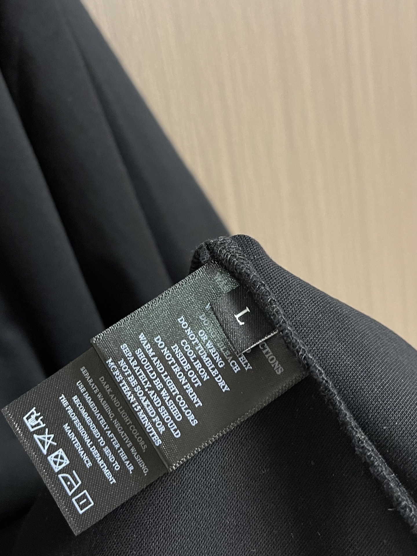 整套 Loewe罗意威 2026ss 字母logo印花短袖T恤短裤套装，面料采用240克重精梳棉，定制1