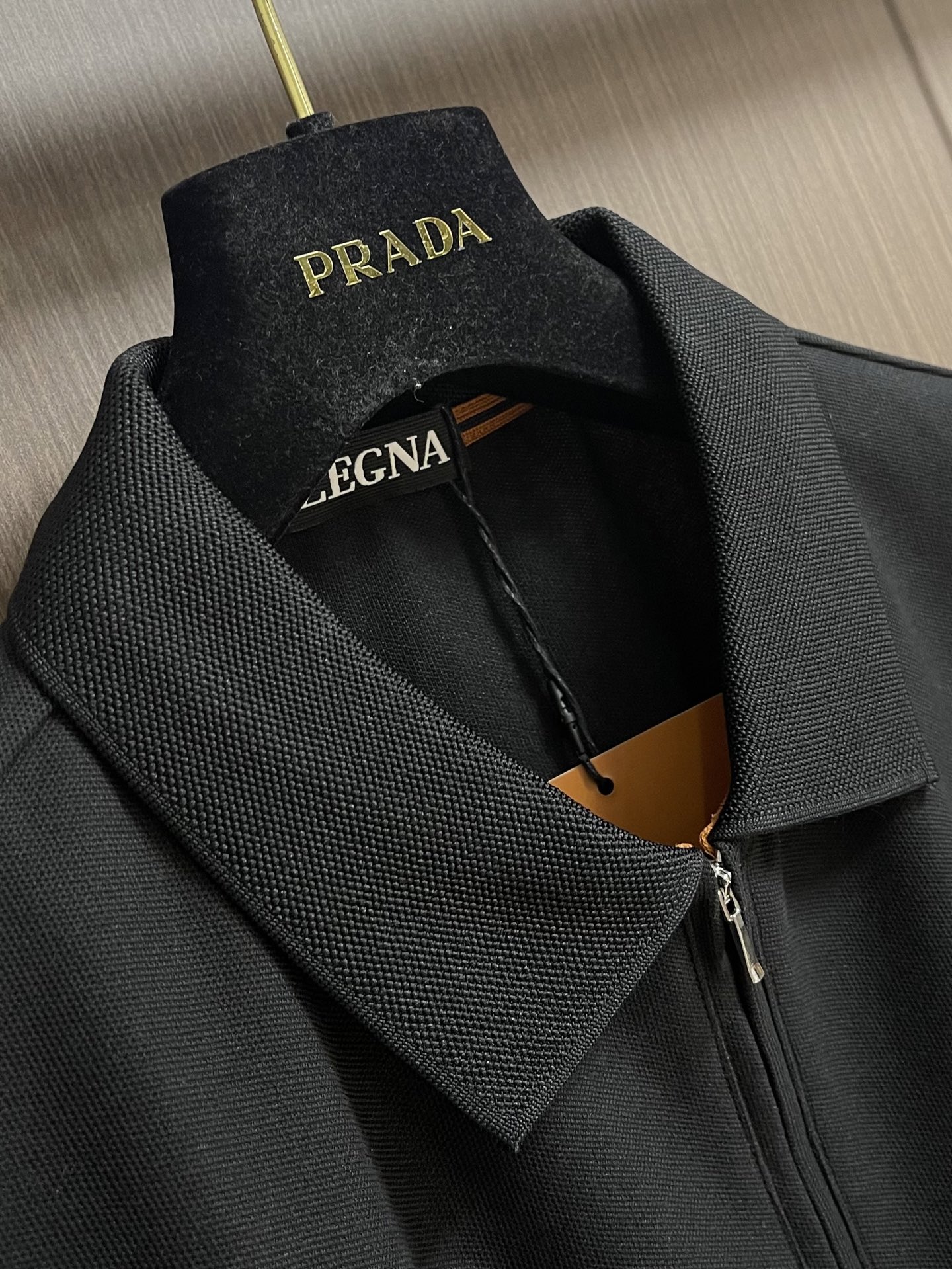 Zegna 2026ss早春时装款拉链门襟男士短袖针织Polo衫，非常明星级的一款单品，颜值度极高，即大