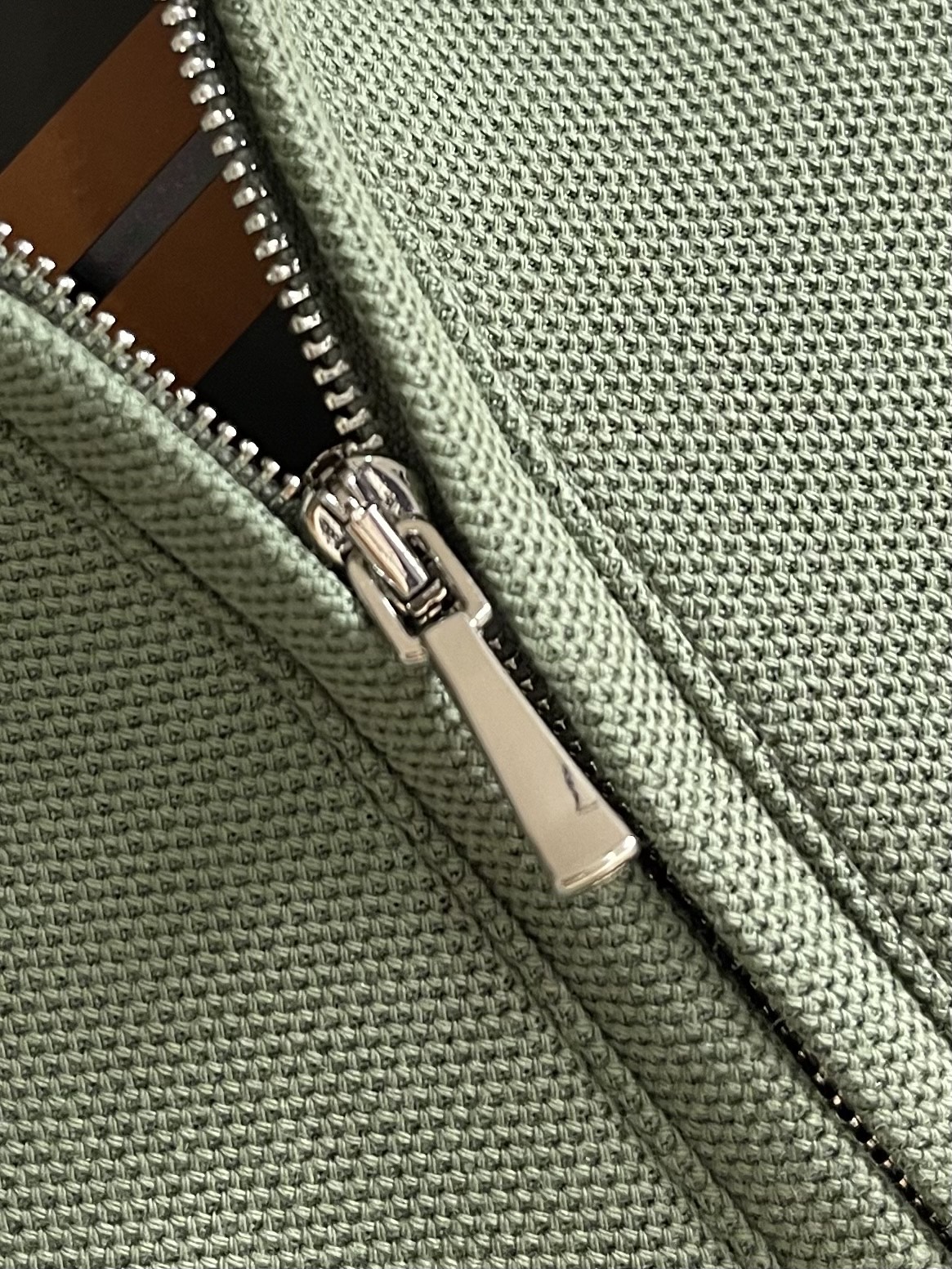 Zegna 2026ss早春时装款拉链门襟男士短袖针织Polo衫，非常明星级的一款单品，颜值度极高，即大